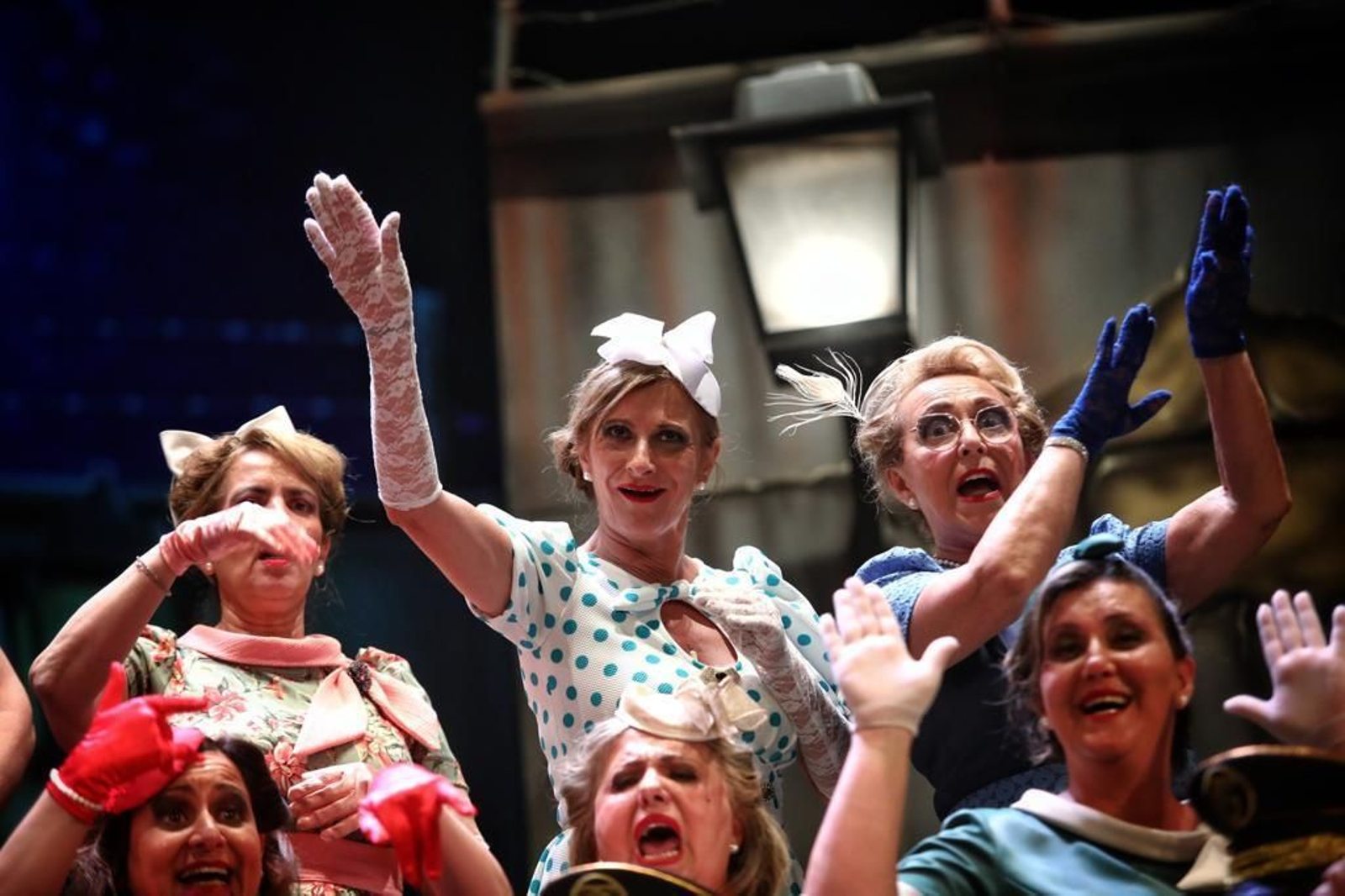 Actuación del coro 'El telón'