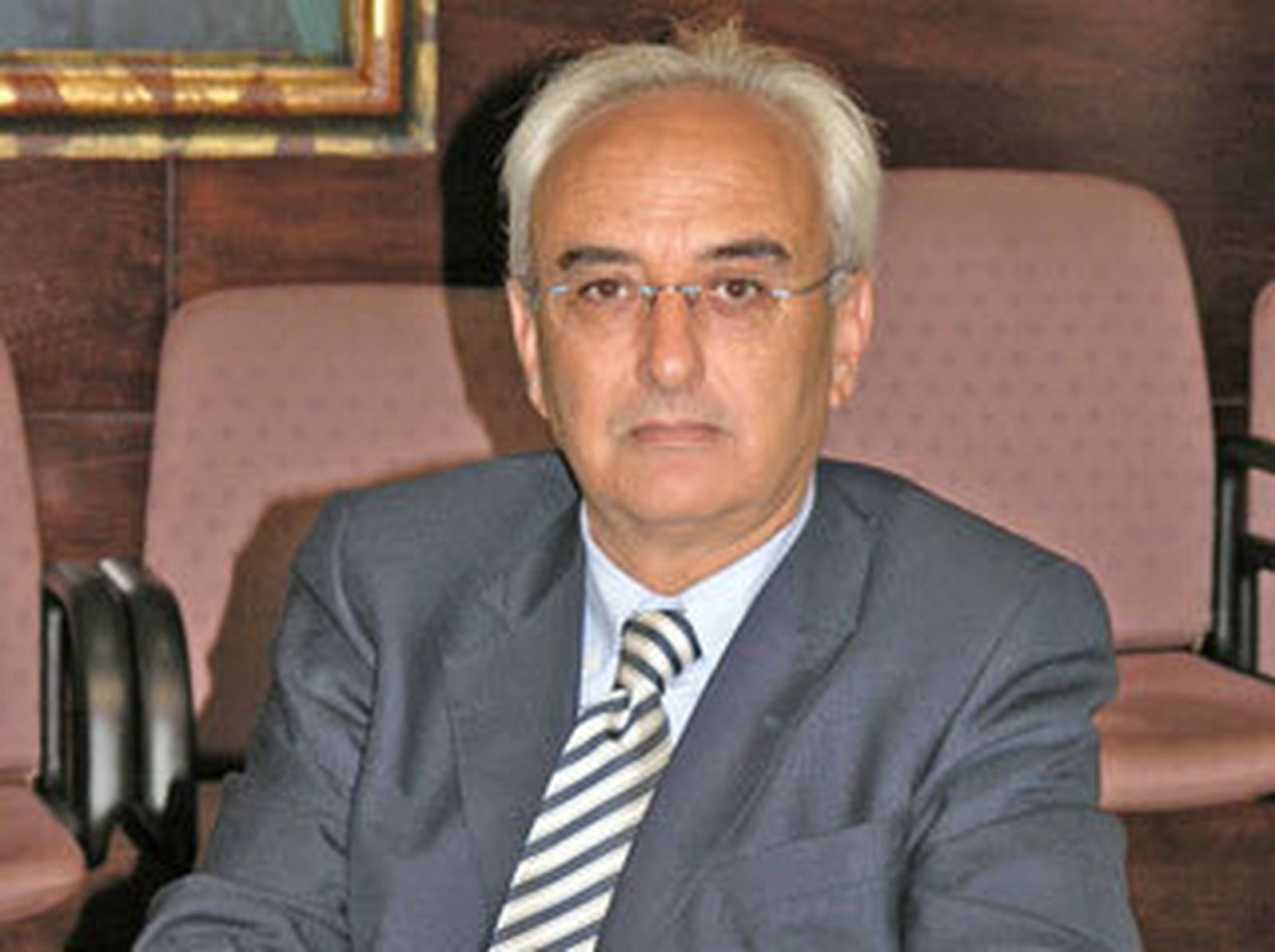 Manuel de la Fuente Arias. Subdelegado Gobierno de Almería. 'El Monje que vendio su Ferrari. Una fábula espiritual'. Robin S.Sharma