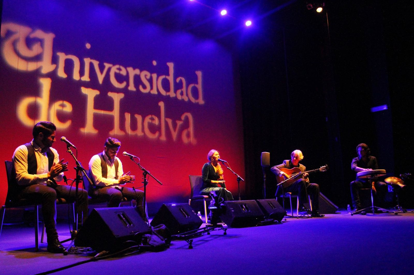 La actuación de Rocío Márquez en el nuevo Auditorio de la Universidad de Huelva, en imágenes