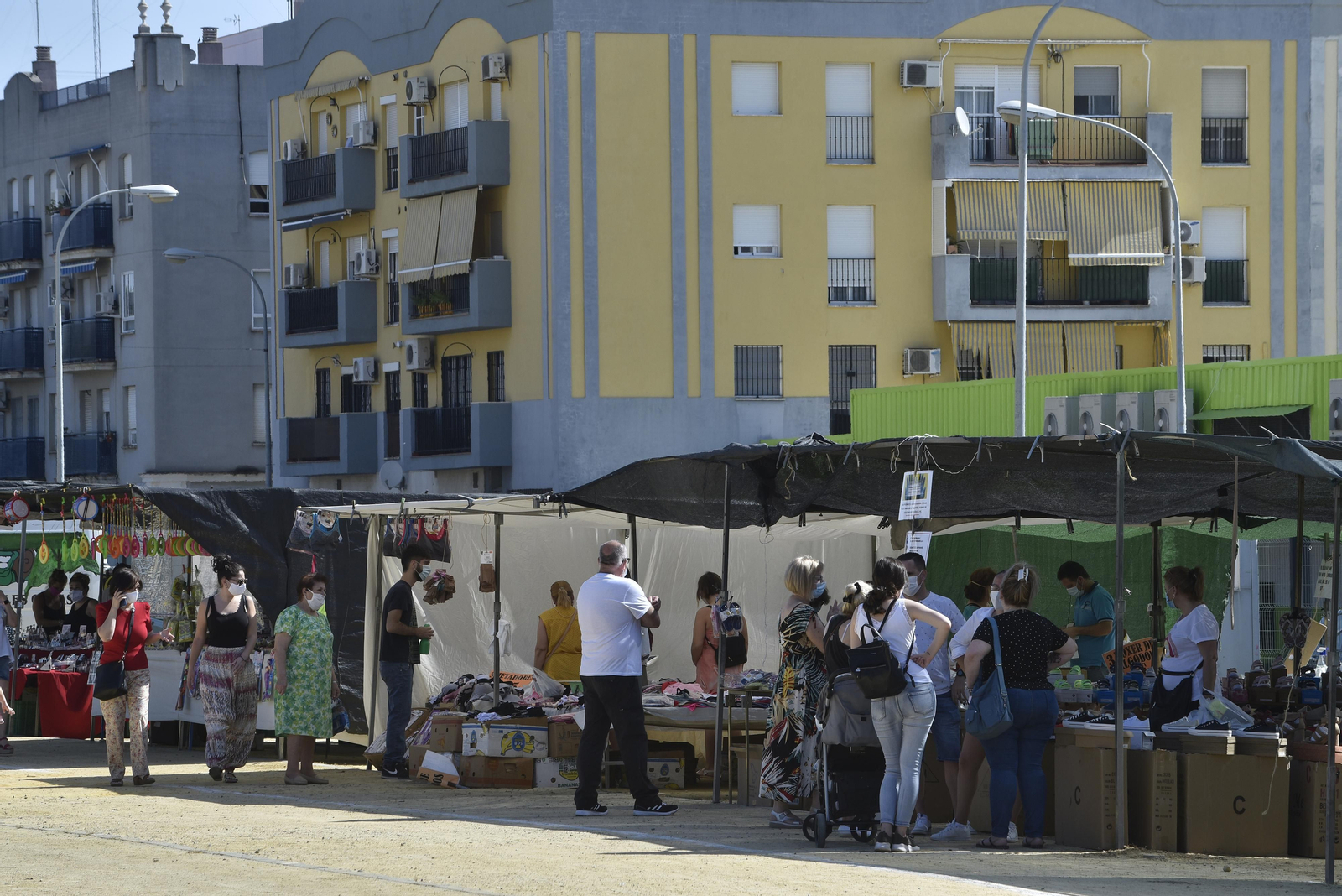 Reabre el mercadillo después del confinamiento