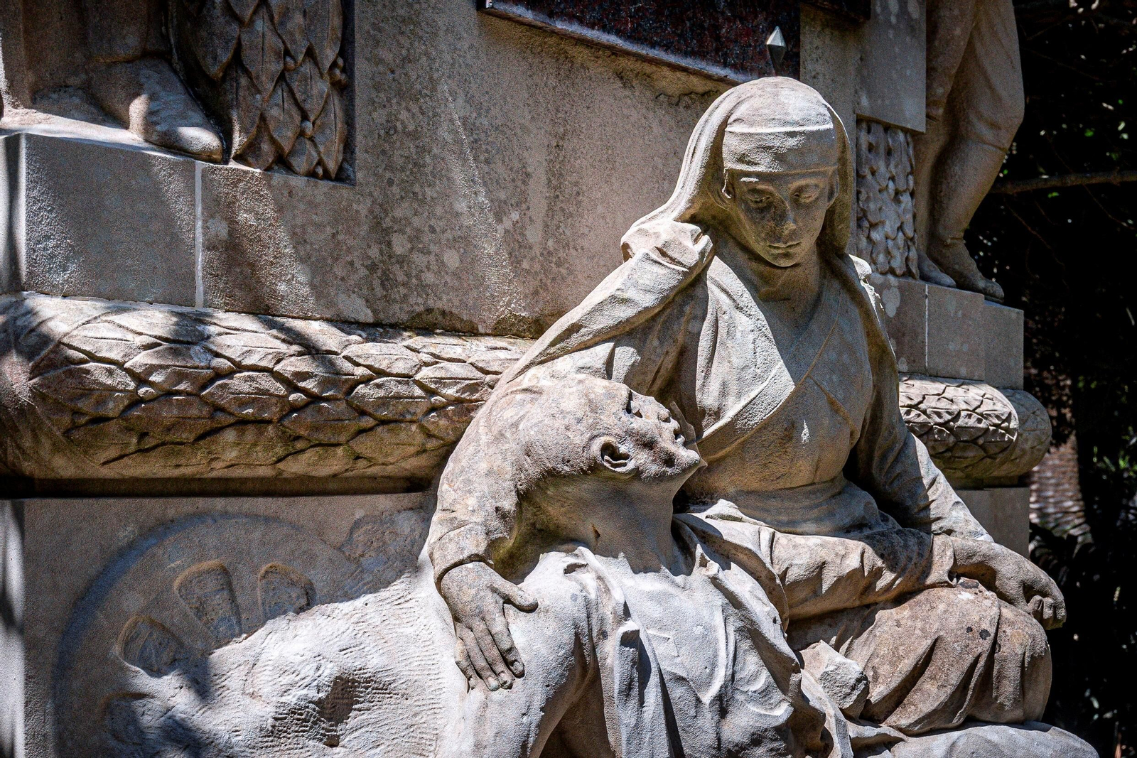 Conjunto escultórico principal del Monumento a la Duquesa de la Victoria en Cádiz.