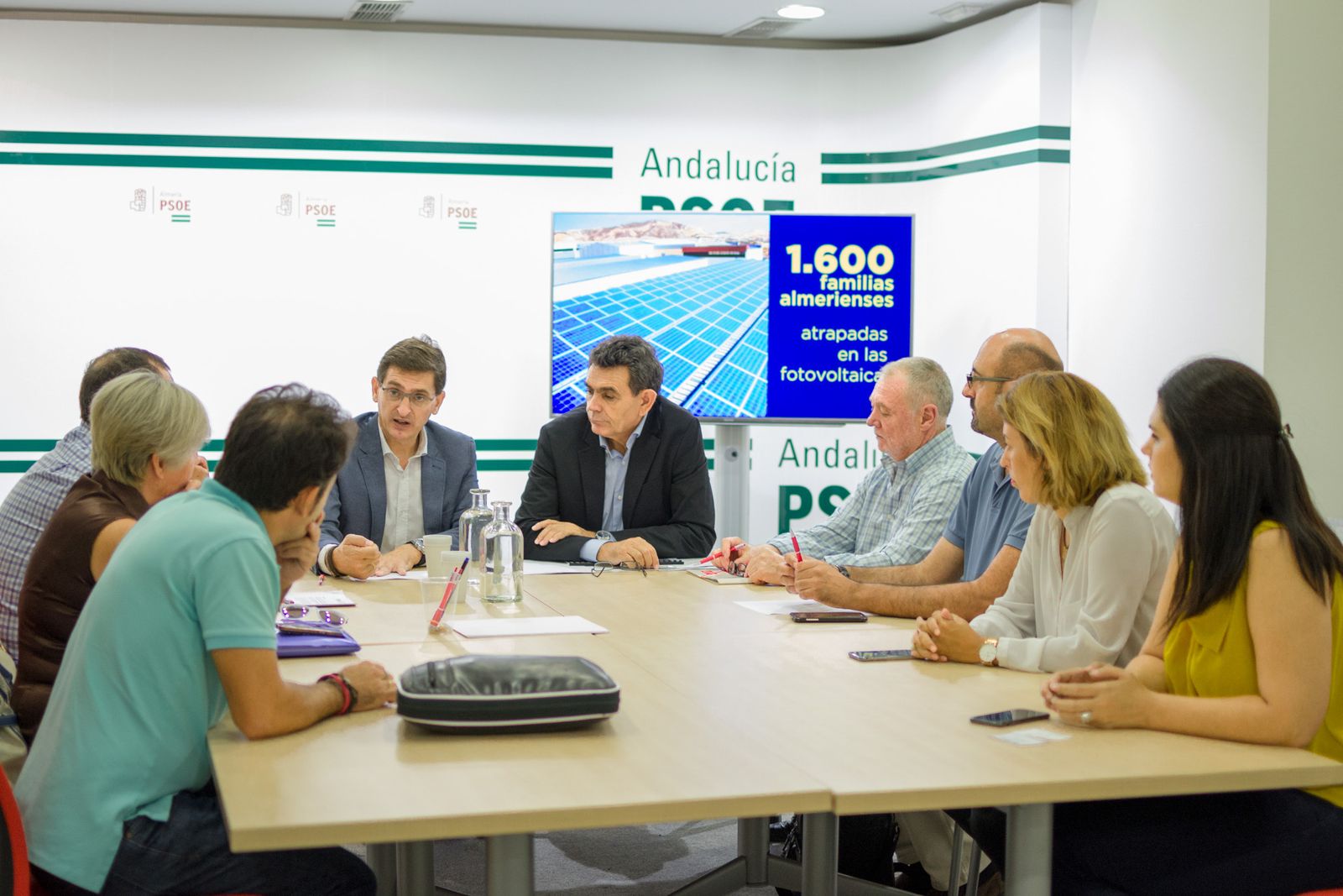 Reunión del PSOE con la Asociación Nacional de productores de energía.