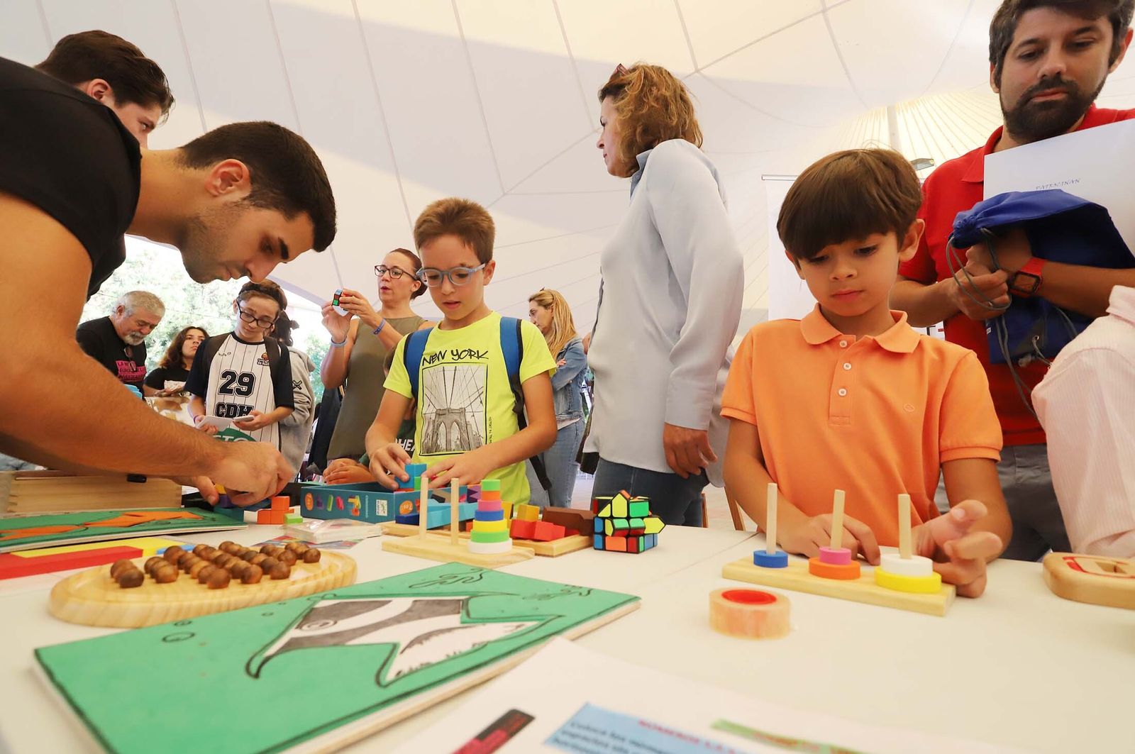 Imágenes de los talleres y actividades de La Noche Europea de los Investigadores