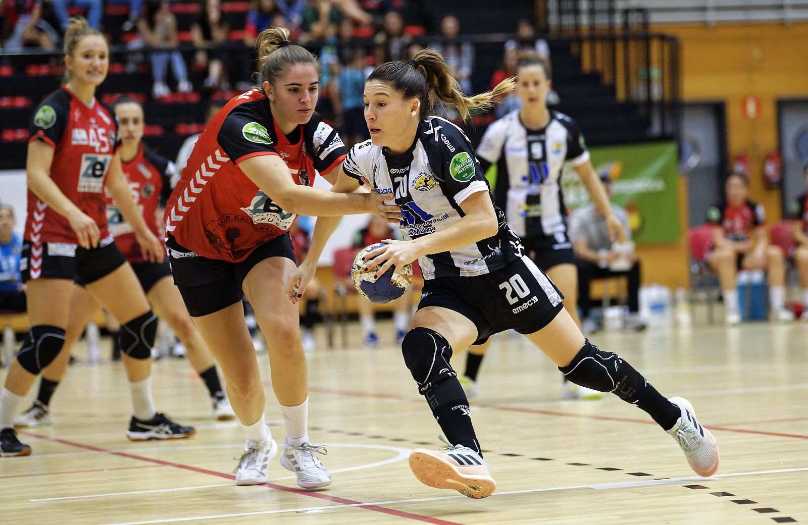 El Costa del Sol Málaga impone su ley en la casa del Zuazo (25-28)