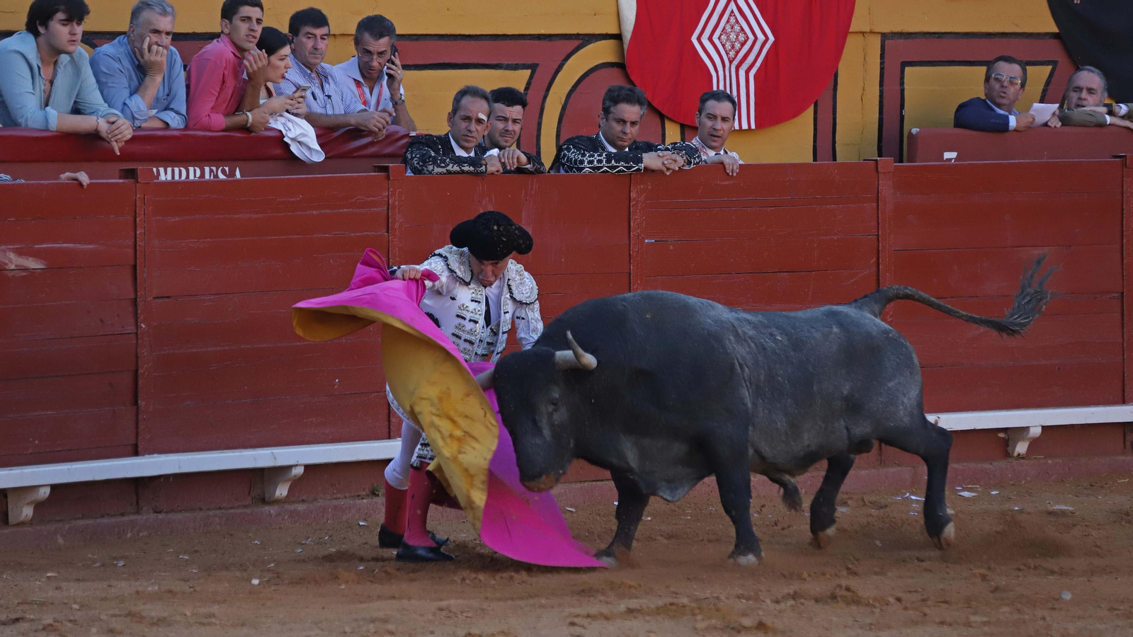 Fotos de la corrida del sábado de la Feria Taurina de Algeciras: Ferrera, Chacón y López Simón