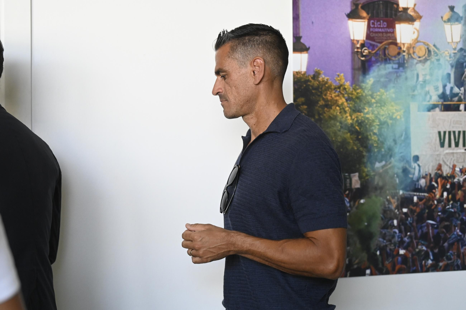 Juanito, antes de la presentación de Jan Salas.