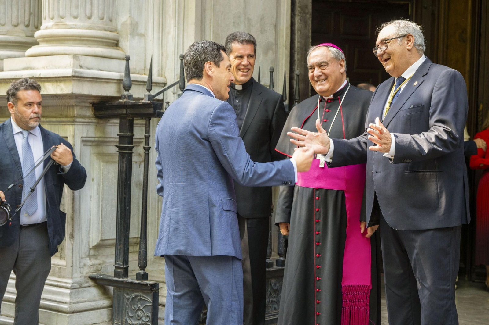 El Rey Felipe VI visita la Basílica de las Angustias, Mayo 2025 Las imágenes de la vista del Rey Felipe VI a la Basílica de la Virgen de las Angustias de Granada