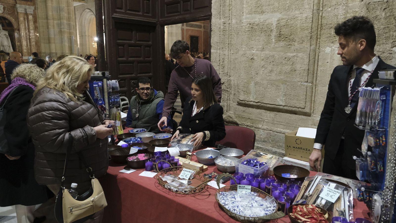 El besapiés del Cristo de Medinaceli en imágenes