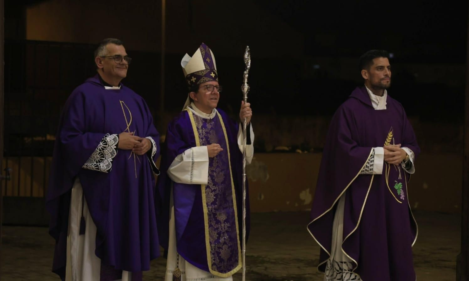 Juan José Marina, Ramón Valdivia y Miguel Ángel Ventura, a su llegada a la iglesia del Saladillo. Juan José Marina, Ramón Valdivia y Miguel Ángel Ventura, a su llegada a la iglesia del Saladillo.
