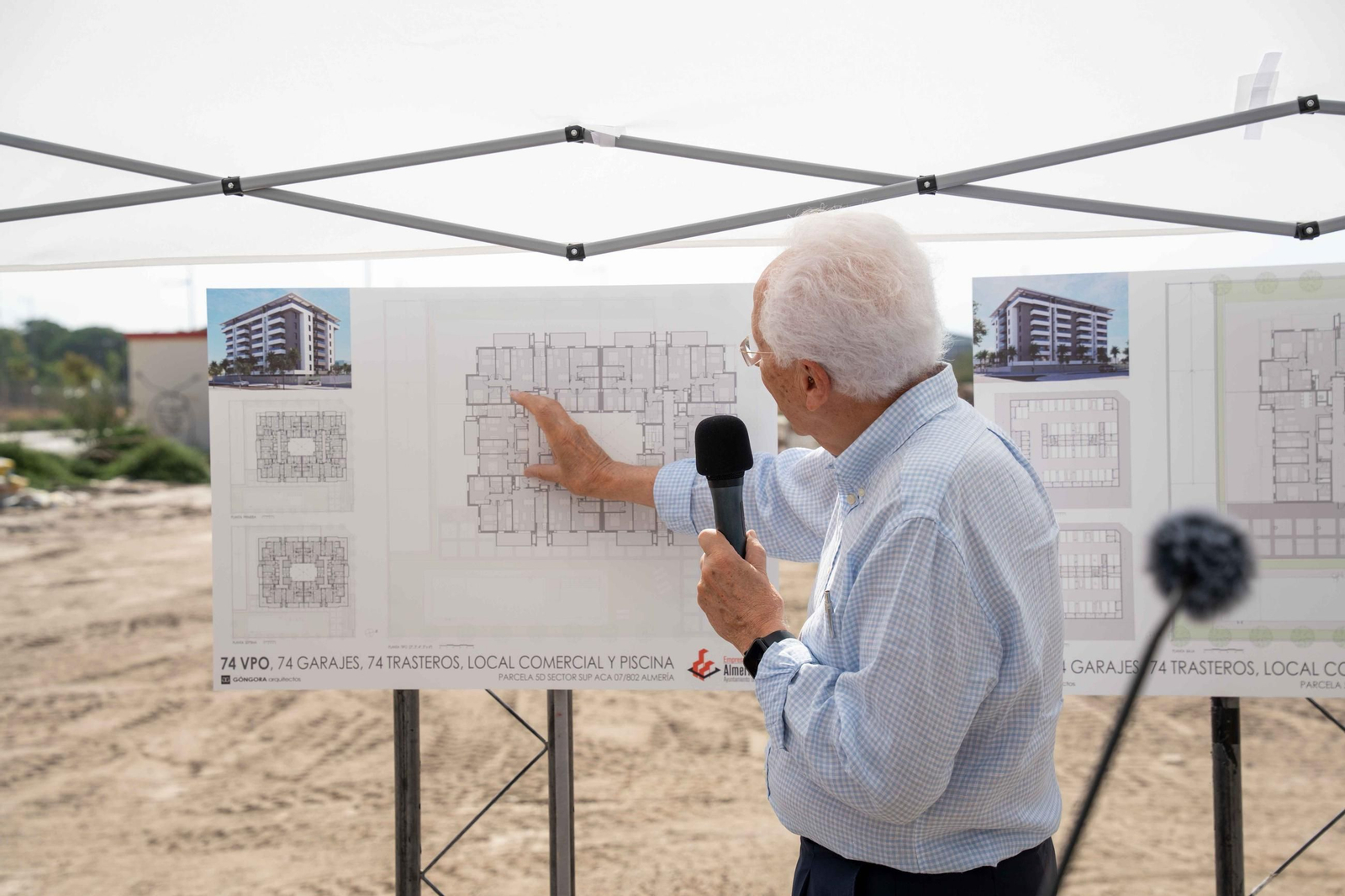 El arquitecto Antonio Góngora explica el diseño de la nueva VPO de la Vega.