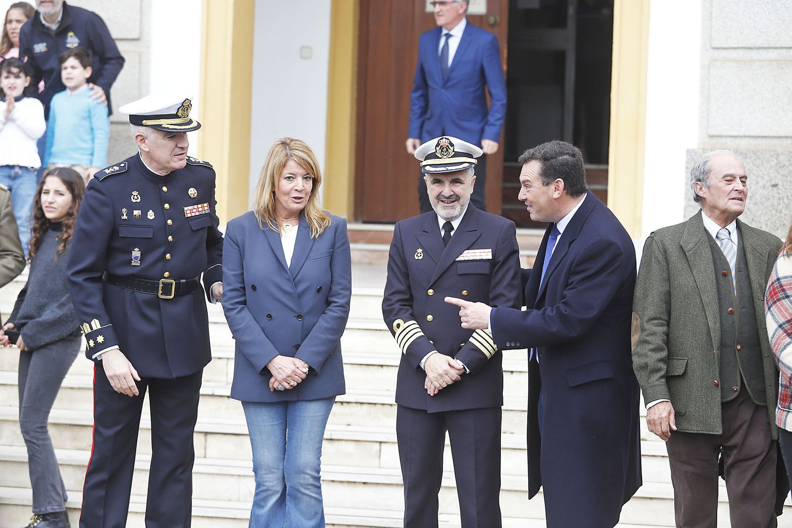 Imágenes de la mágica llegada de los Reyes Magos y la Estrella de la Ilusión a Huelva en barco