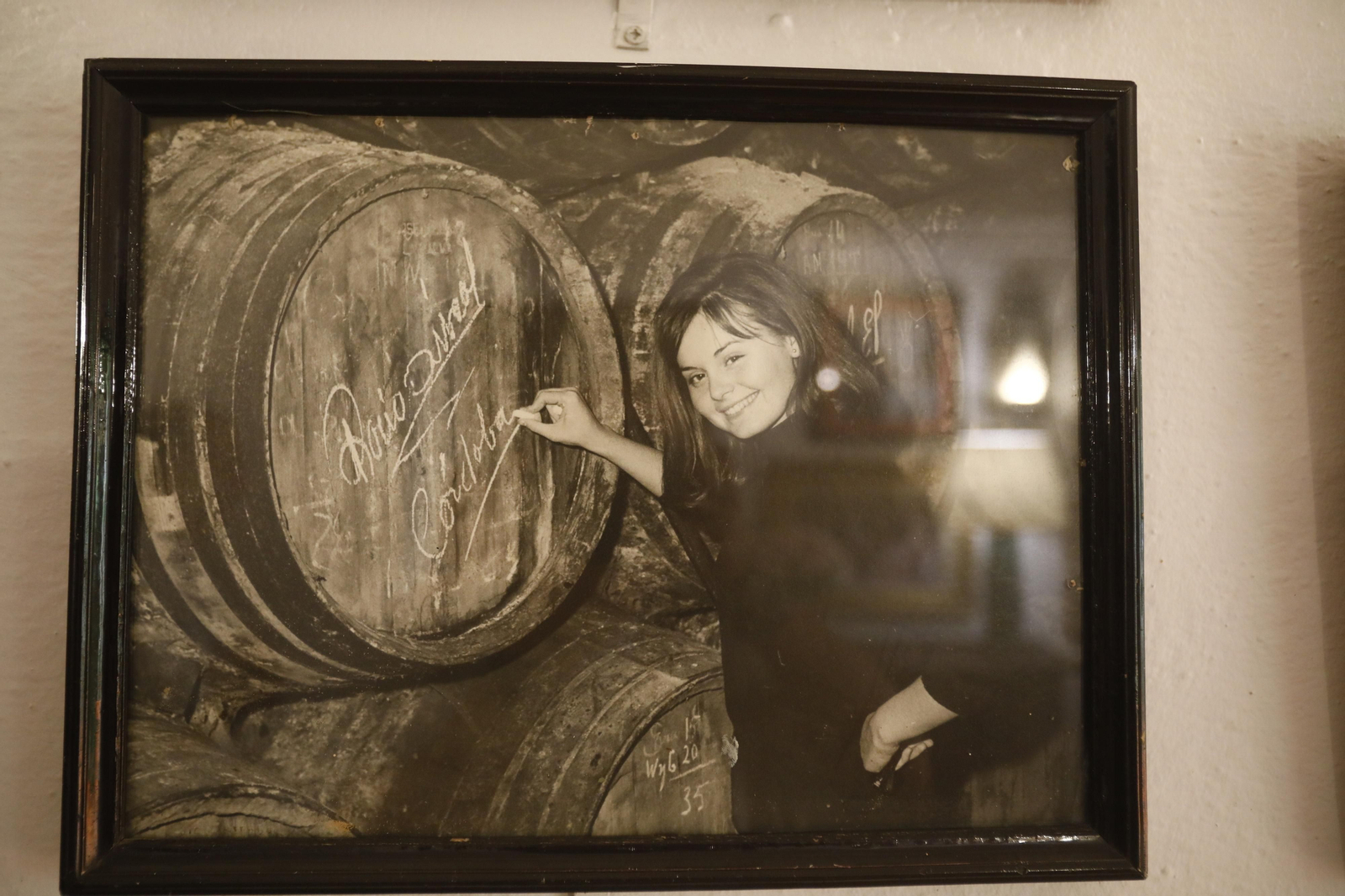 En fotos, visitamos el restaurante de Córdoba con más autógrafos de famosos