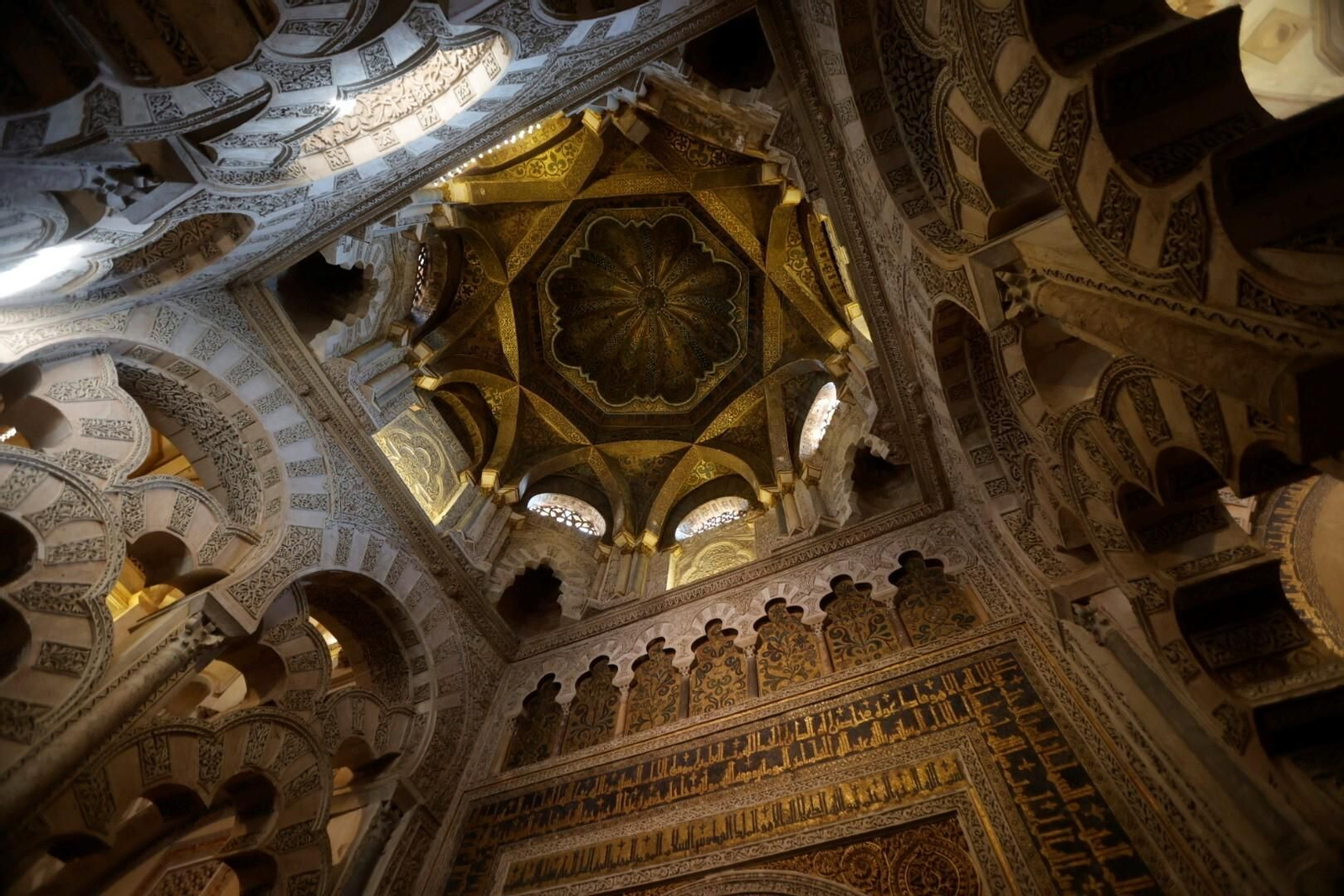 Las fotografías del inicio de las obras de restauración de la Maqsura de la Mezquita-Catedral de Córdoba