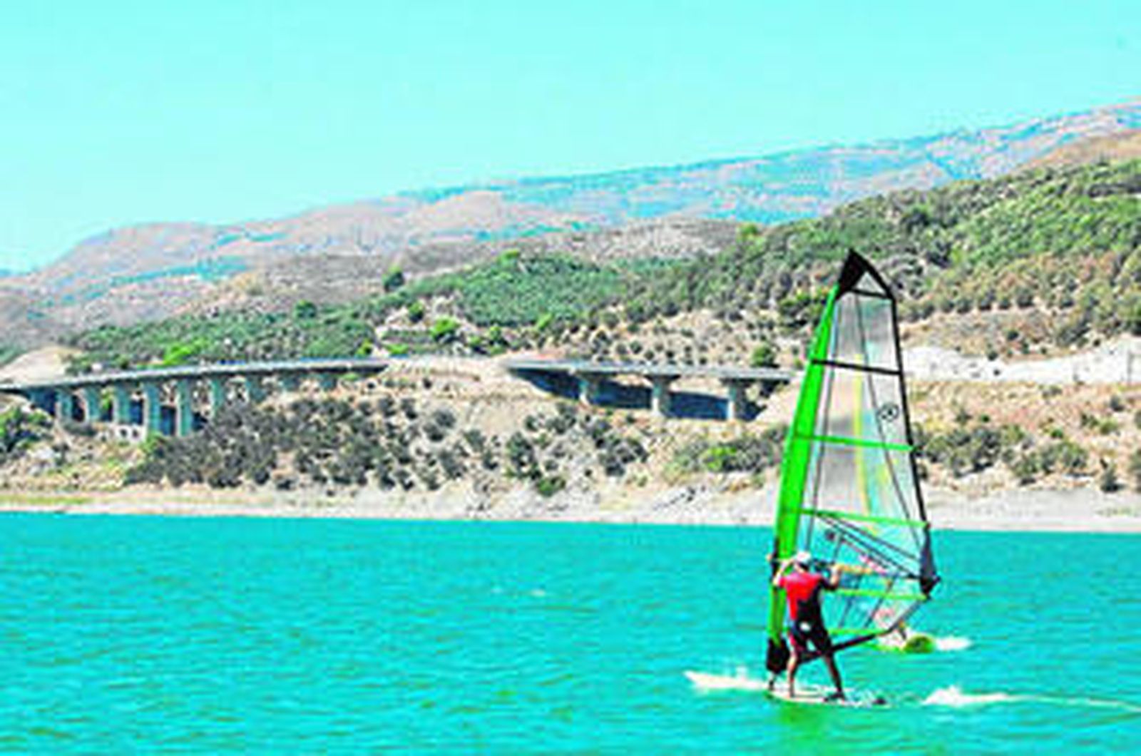 El espacio atraviesa los municipios de Los Guájares, Motril, Salobreña y Vélez de Benaudalla.