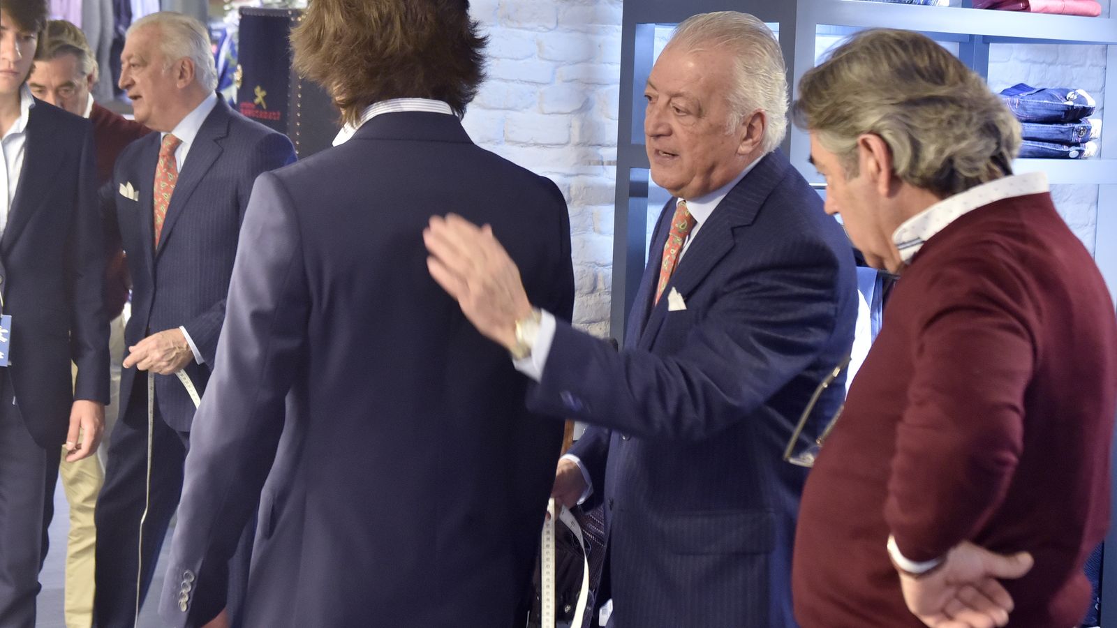 Enrique Porta sigue atendiendo personalmente a sus clientes