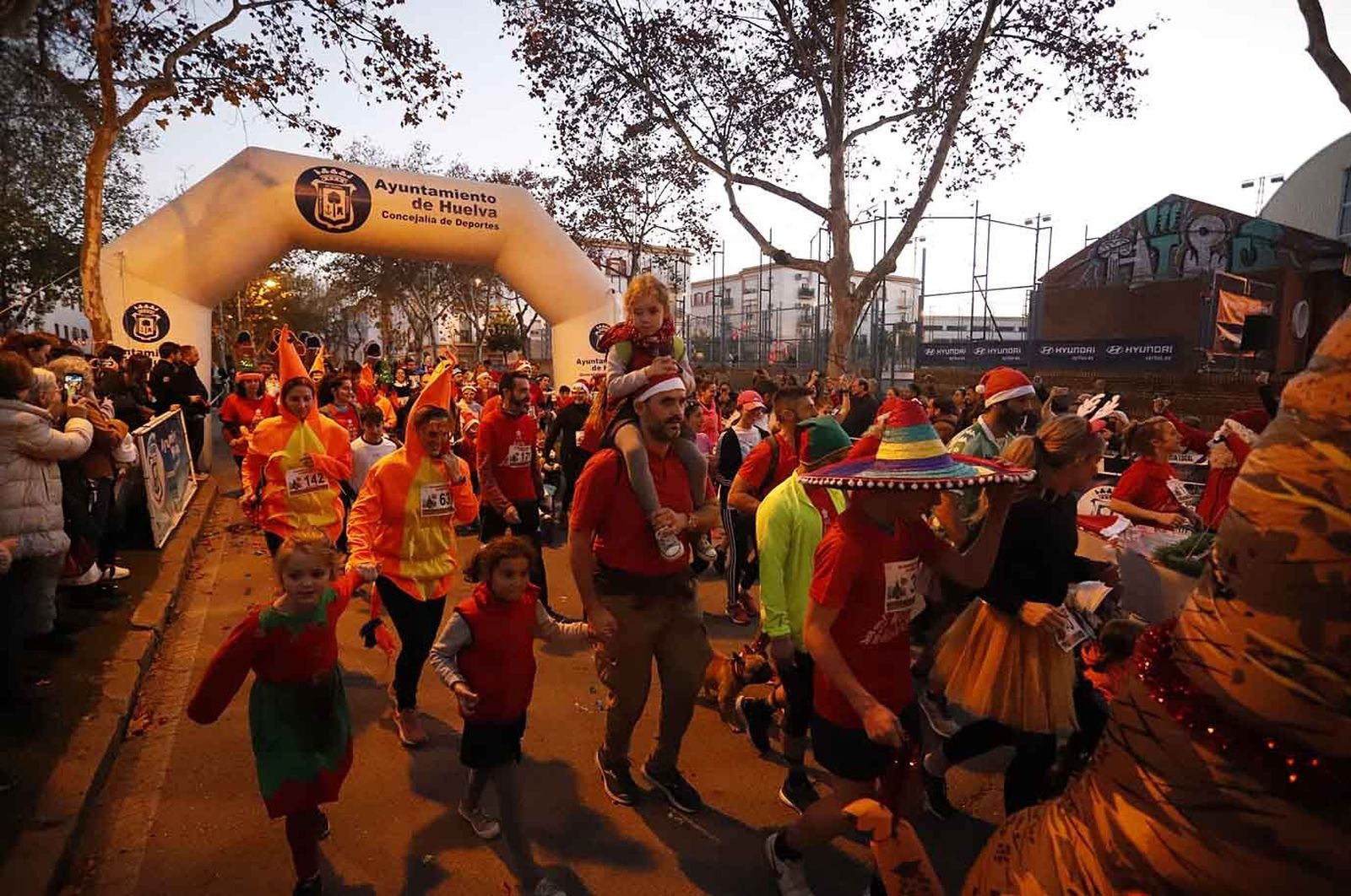 Imágenes de la carrera de San Silvestre en Huelva