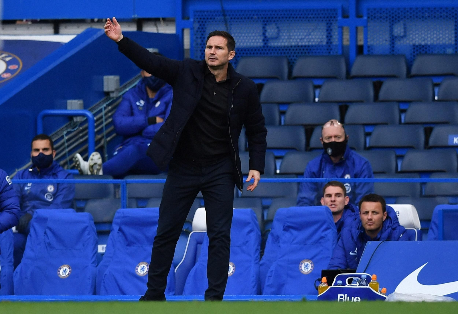 Frank Lampard da órdenes en Stamford Bridge en el Chelsea-Southampton (3-3)