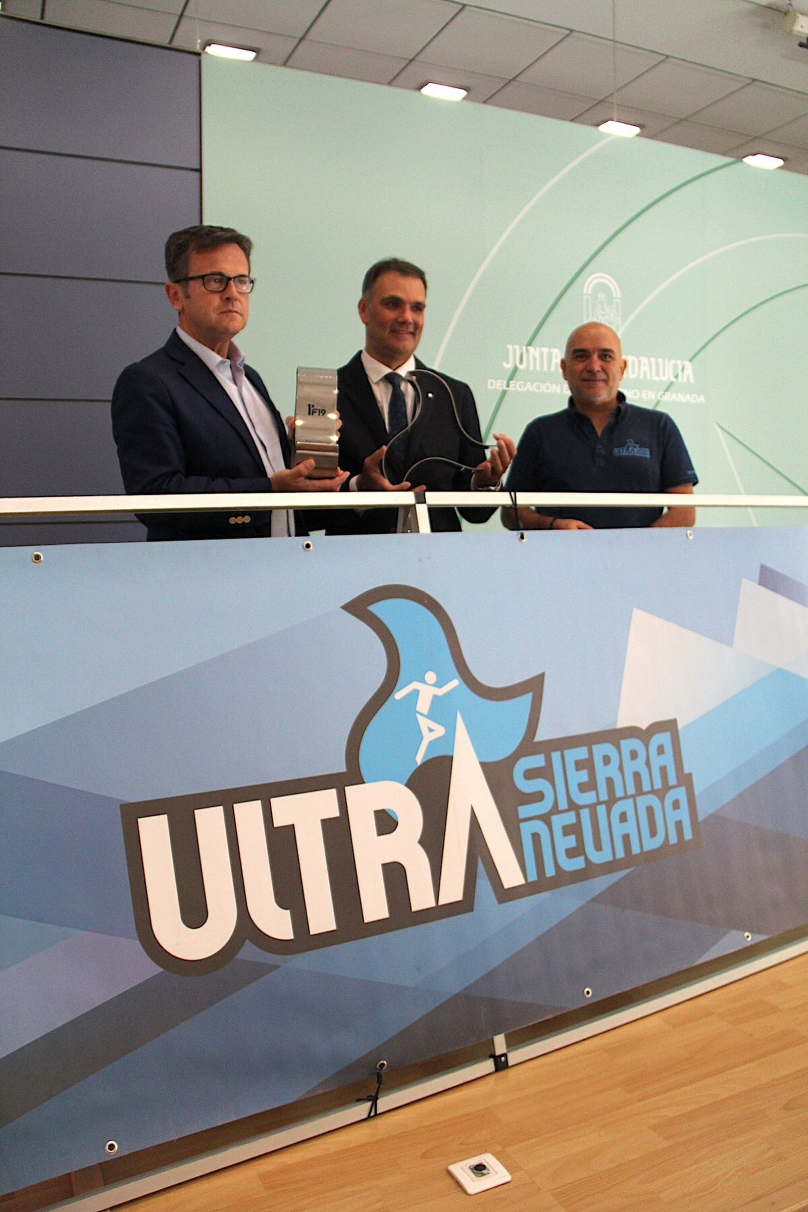 Gustavo Rodríguez, Jesús Ibáñez y José Manuel Toledo, durante la presentación de la prueba