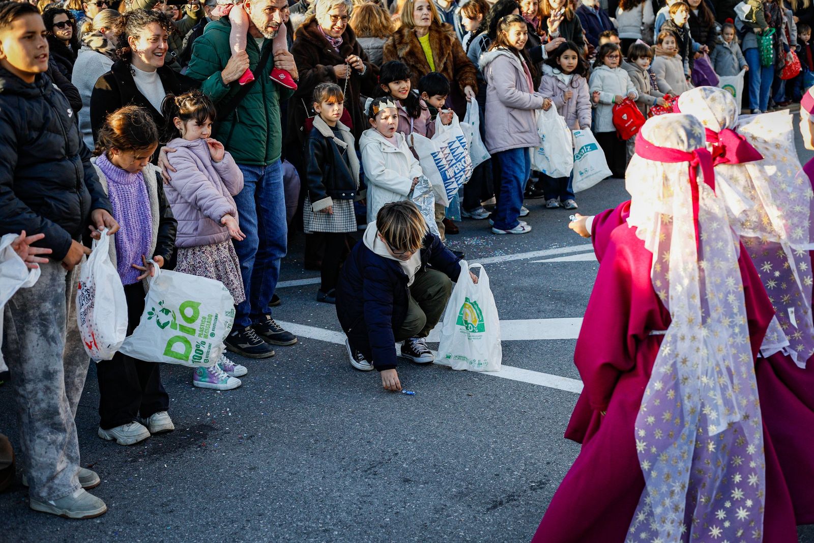 Las imágenes de la cabalgata de los Reyes Magos de San Fernando 2026