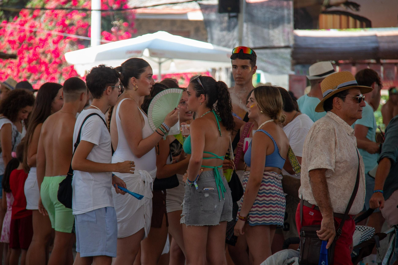 Así se han inaugurado las celebraciones más esperadas del verano en la Costa Tropical de Granada: las mejores fotos