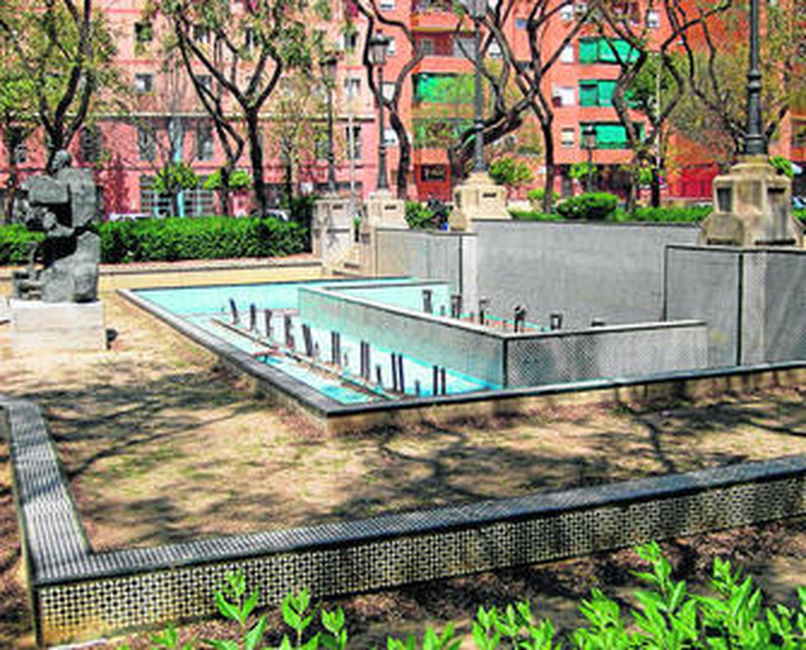 Una fuente sin agua es como si le faltara alegría