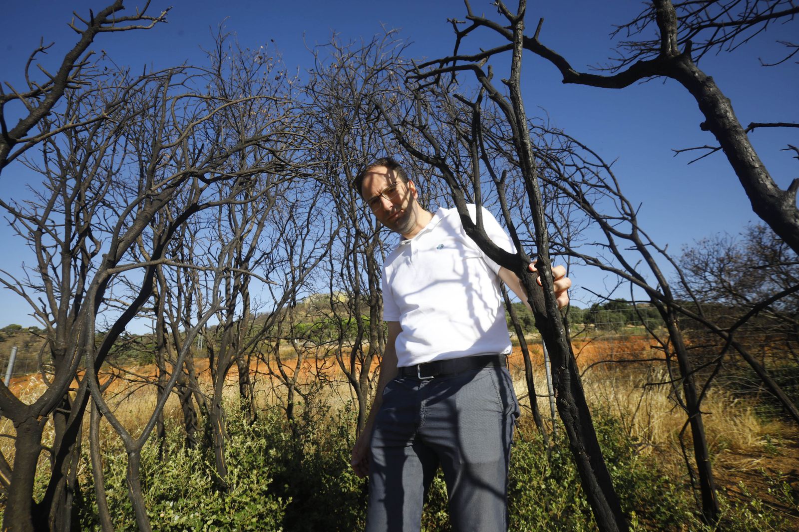 Andrés Encinas, en el lugar en el que se produjo el incendio.