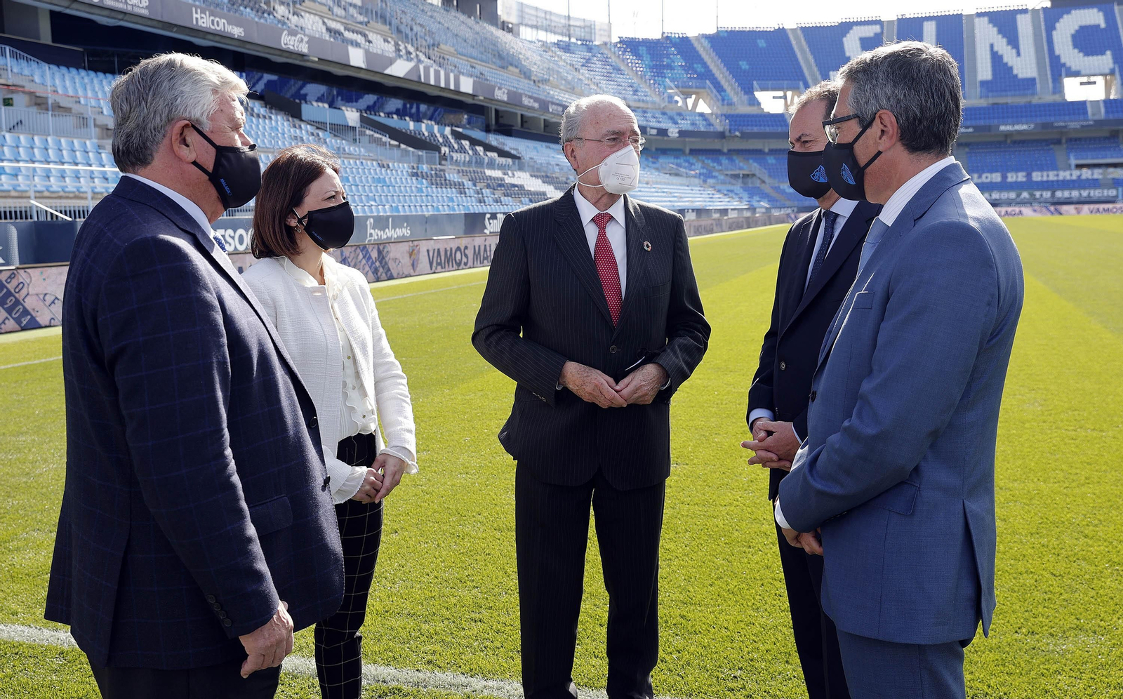 Martín Aguilar, Patricia Navarro, Francisco De la Torre, José María Muñoz y Francisco Salado en La Rosaleda. Martín Aguilar, Patricia Navarro, Francisco De la Torre, José María Muñoz y Francisco Salado en La Rosaleda.