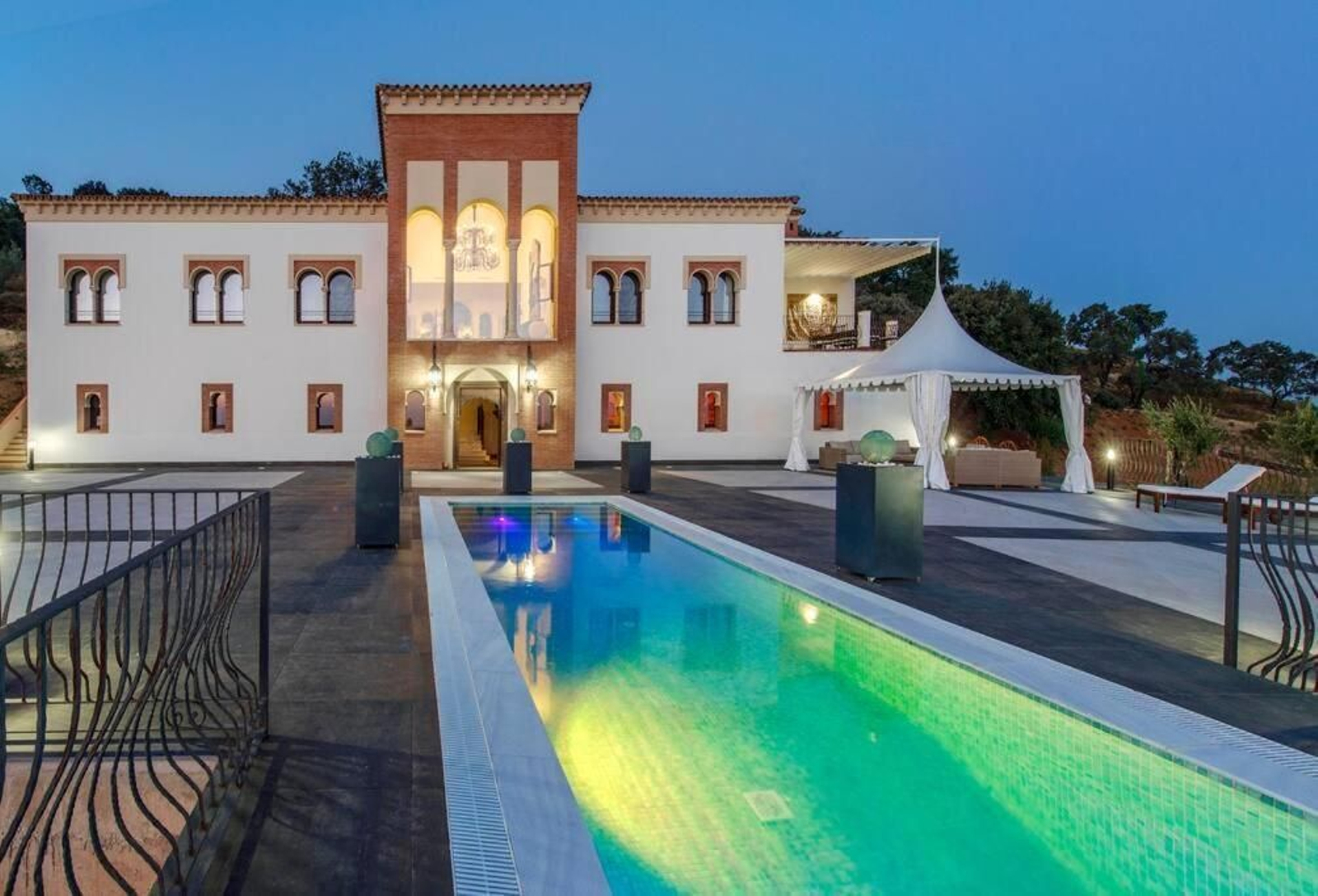 El bello y lujoso palacete de Cortegana que puedes alquilar por un cuantioso precio