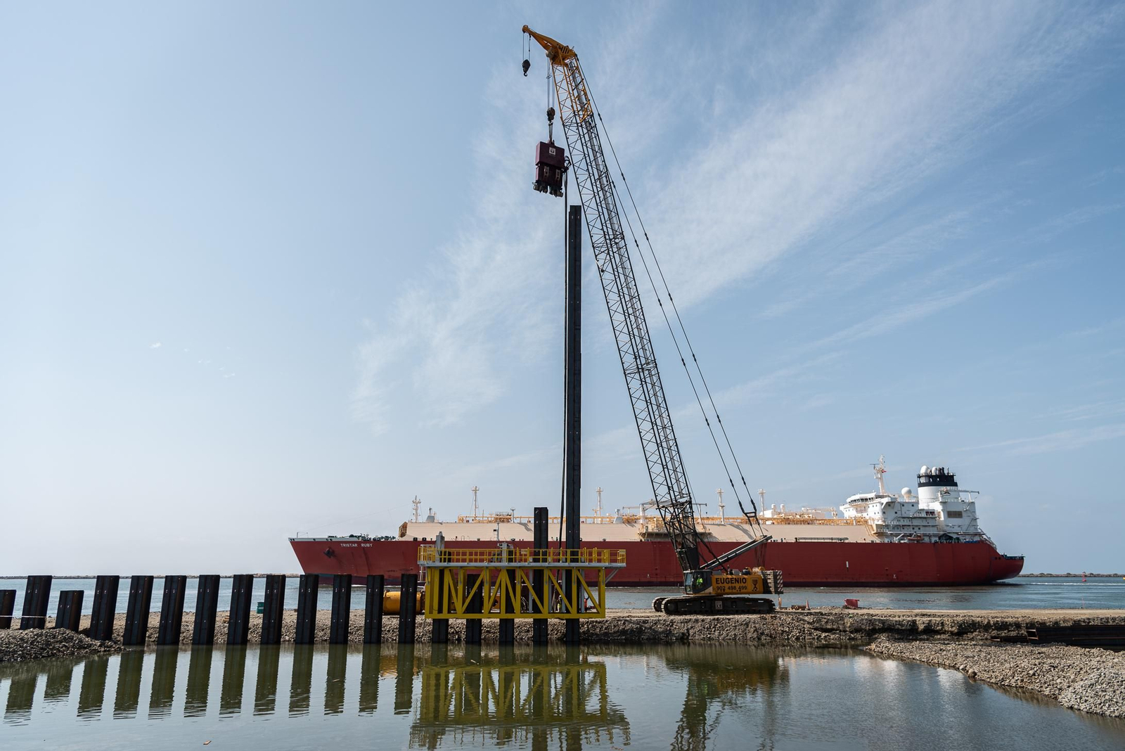 Imágenes de a obra de ampliación del muelle sur del Puerto de Huelva