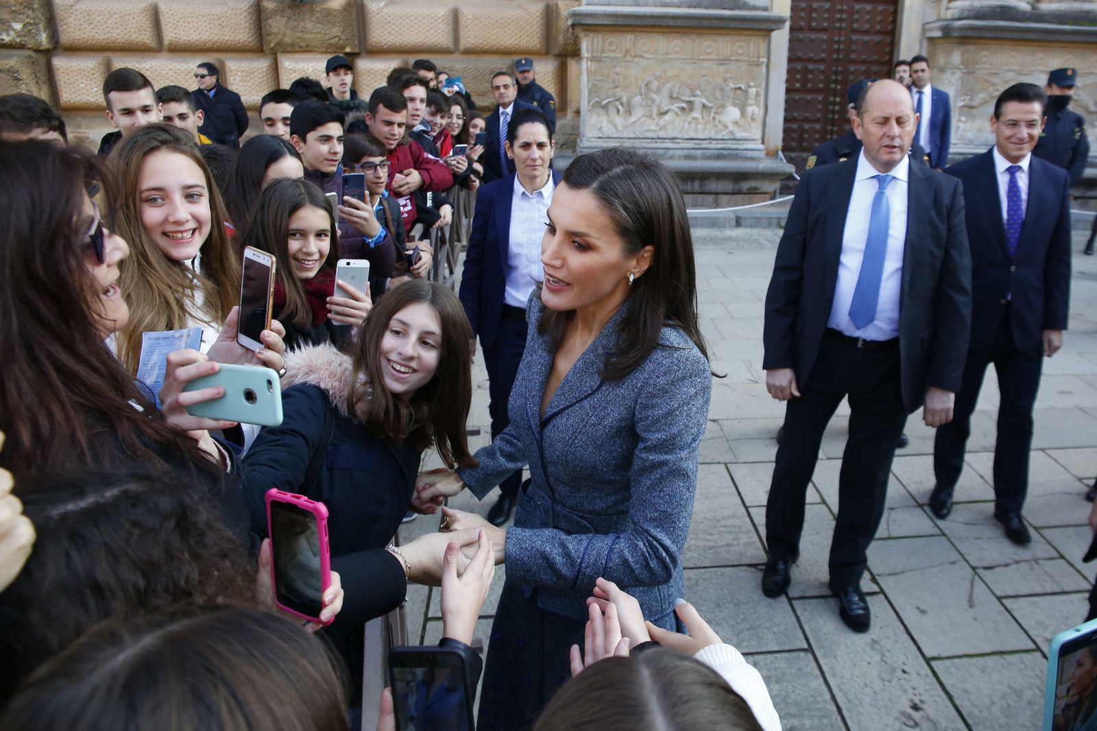 La visita de la reina Letizia, en imágenes