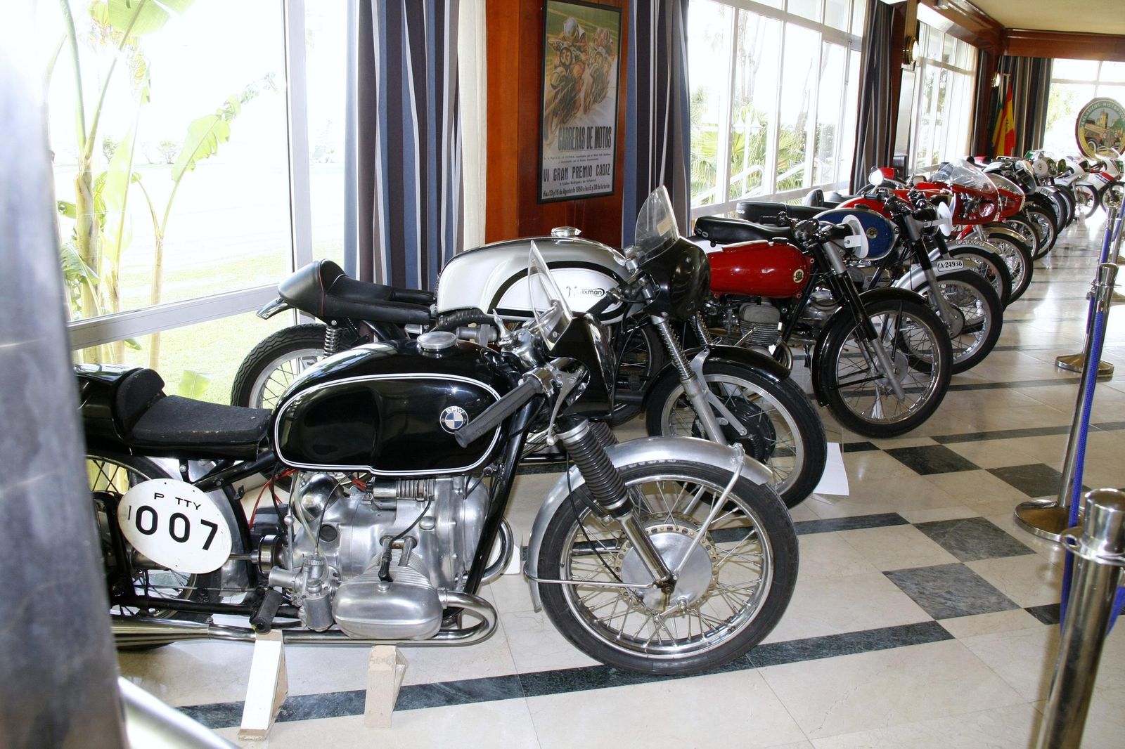 Las motocicletas expuestas encierran las características de más de 50 años de competiciones en la provincia.