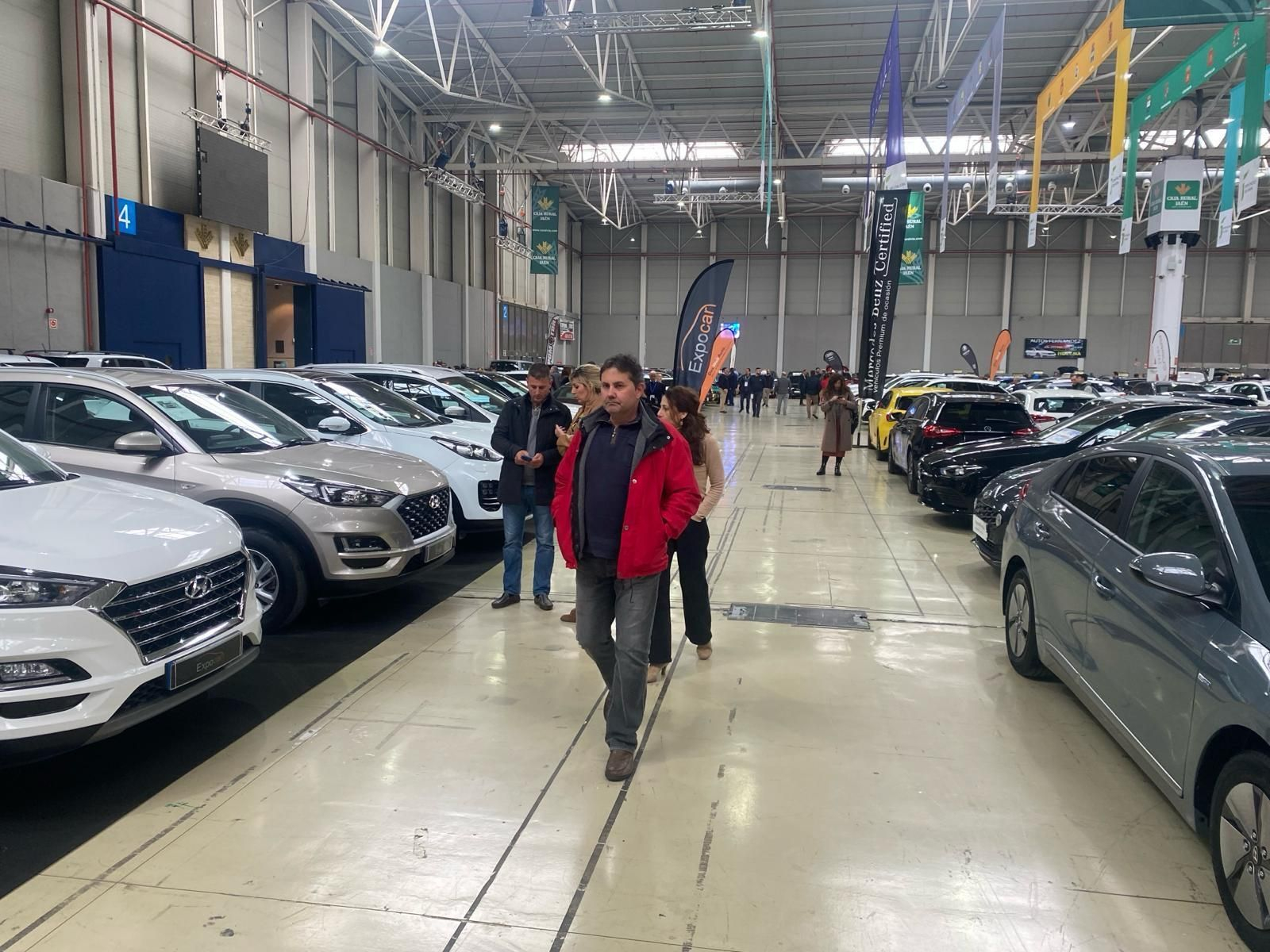En imágenes: más de 350 coches se exponen en el XVI Salón del Vehículo de Ocasión de Jaén