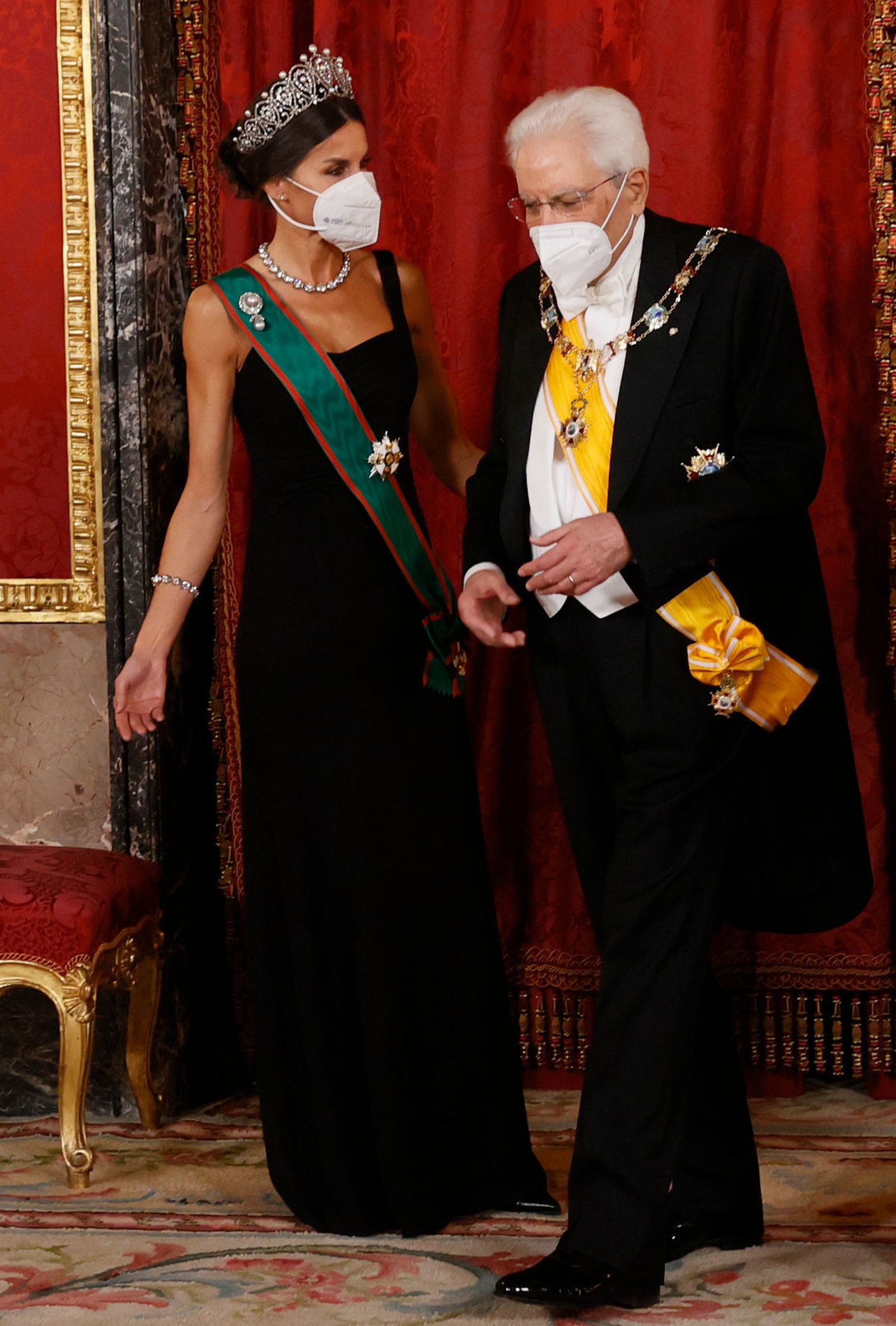 Doña Letizia en un gesto cordial con el presidente italiano