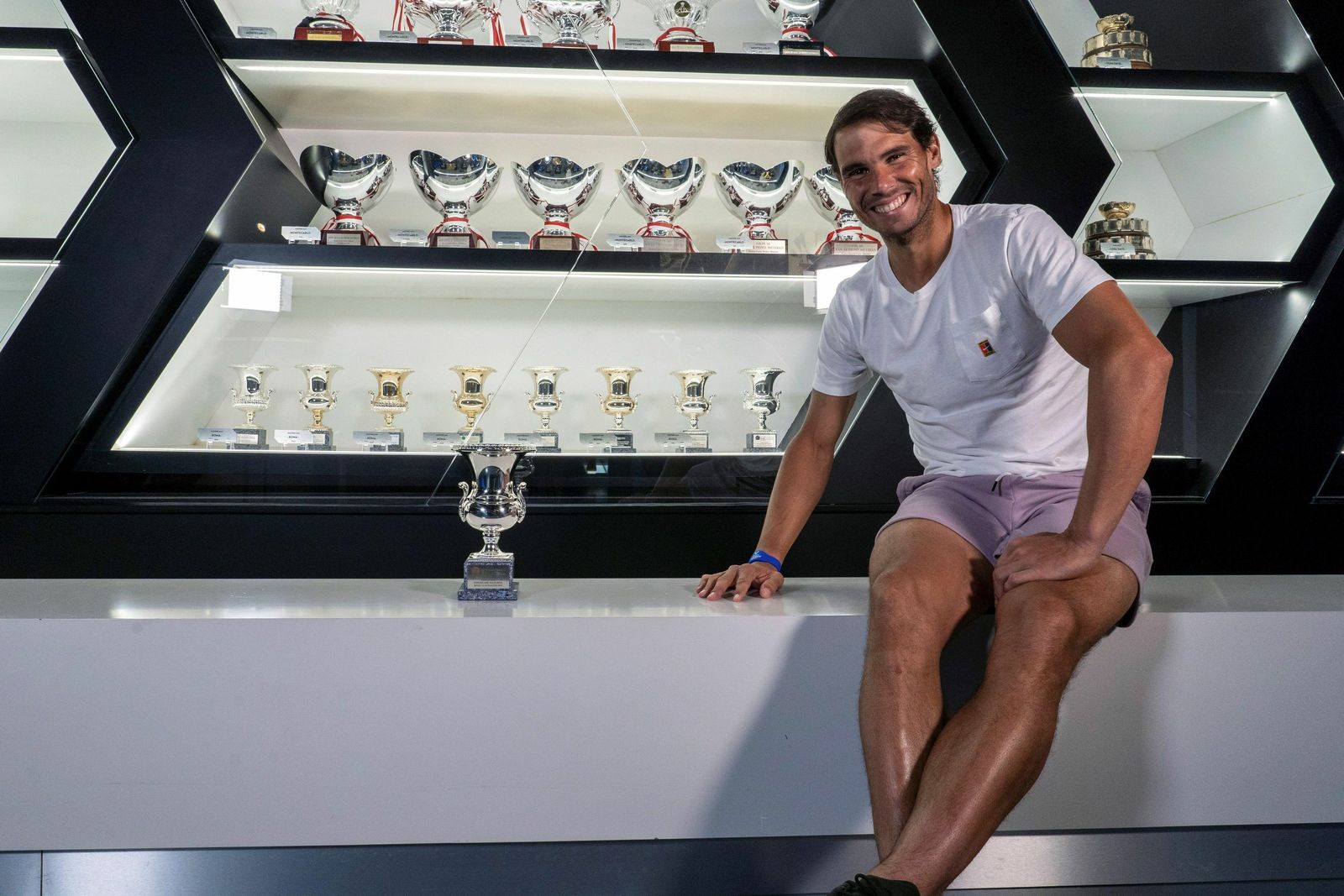 Rafa Nadal, en el museo con sus trofeos en Mallorca.