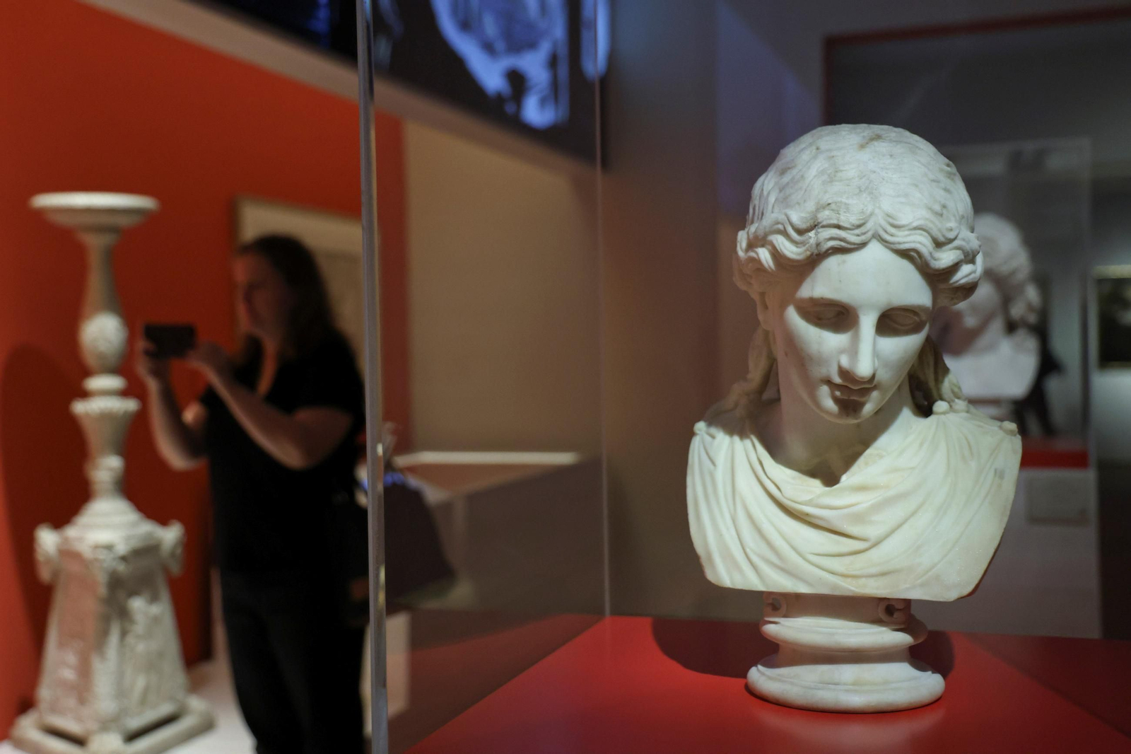 El 'tesoro' artístico del Westmorland expuesto en el Centro Cultural Fundación Unicaja Málaga, en fotos