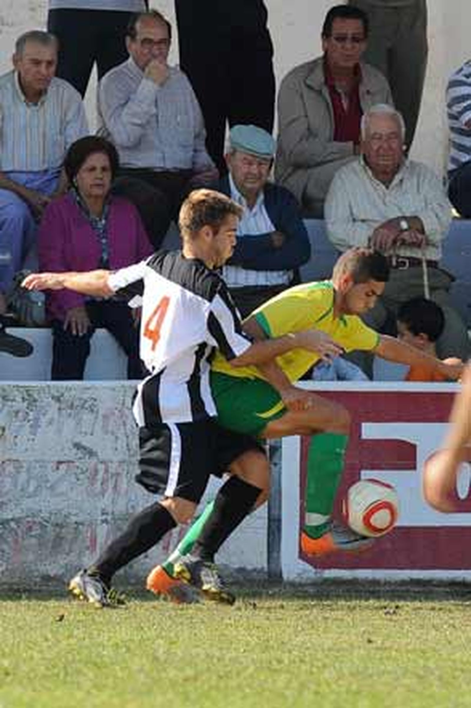 La Unión cae en Mairena en un duelo con pocas ocasiones para ambas partes

Foto: David de la Rosa (LOF)
