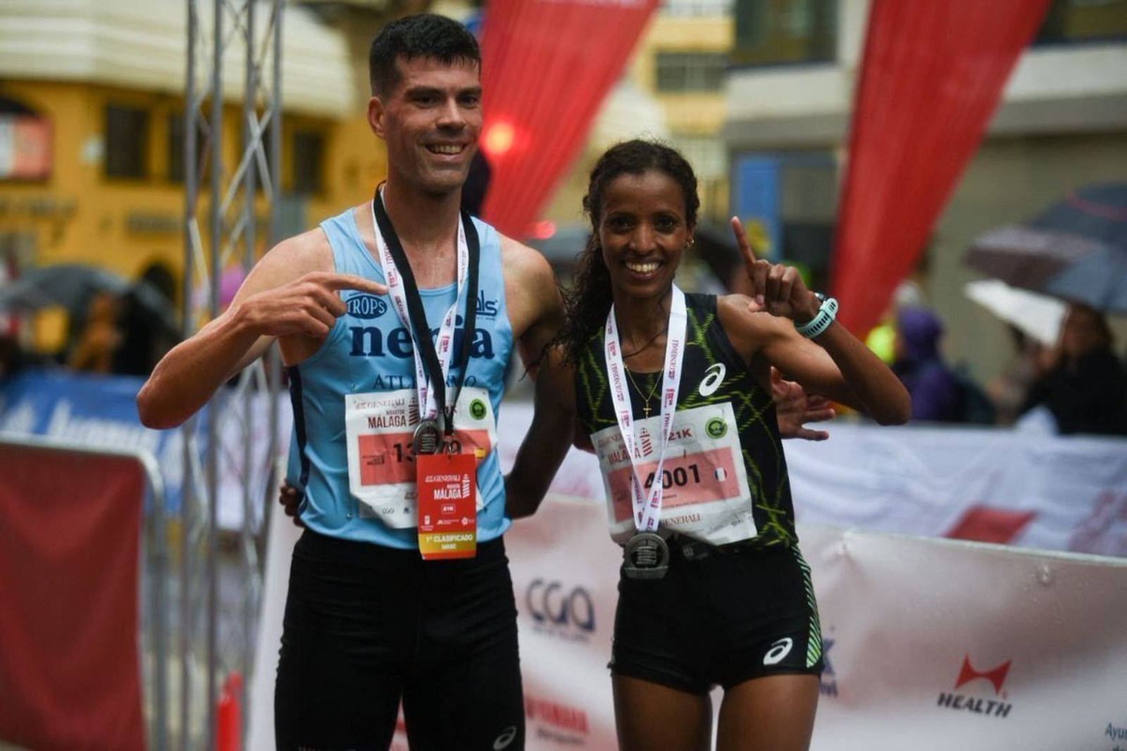 Woldu Mekdes, con Cristóbal Valenzuela.