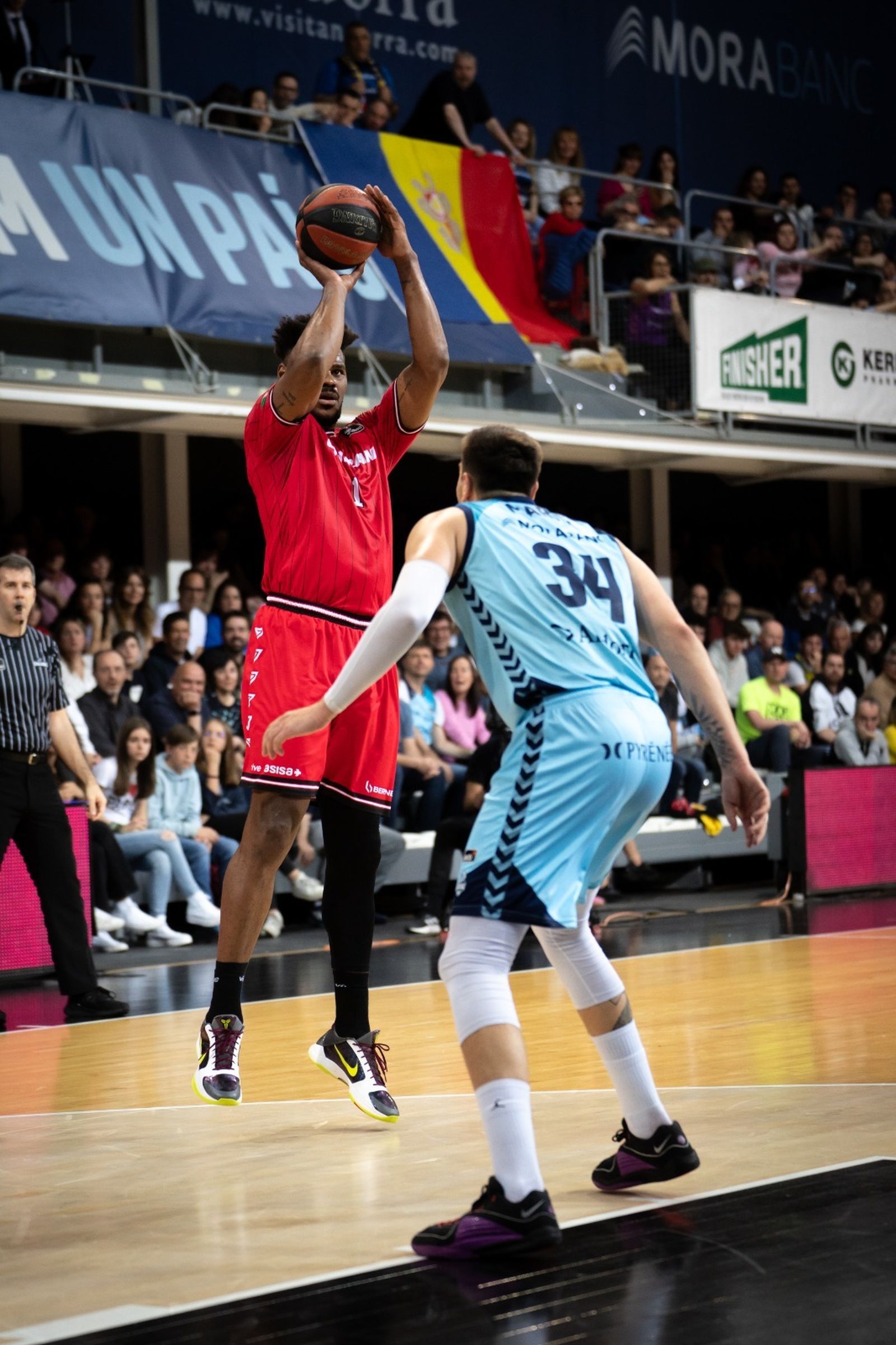 Las imágenes del partido entre Andorra y Covirán Granada