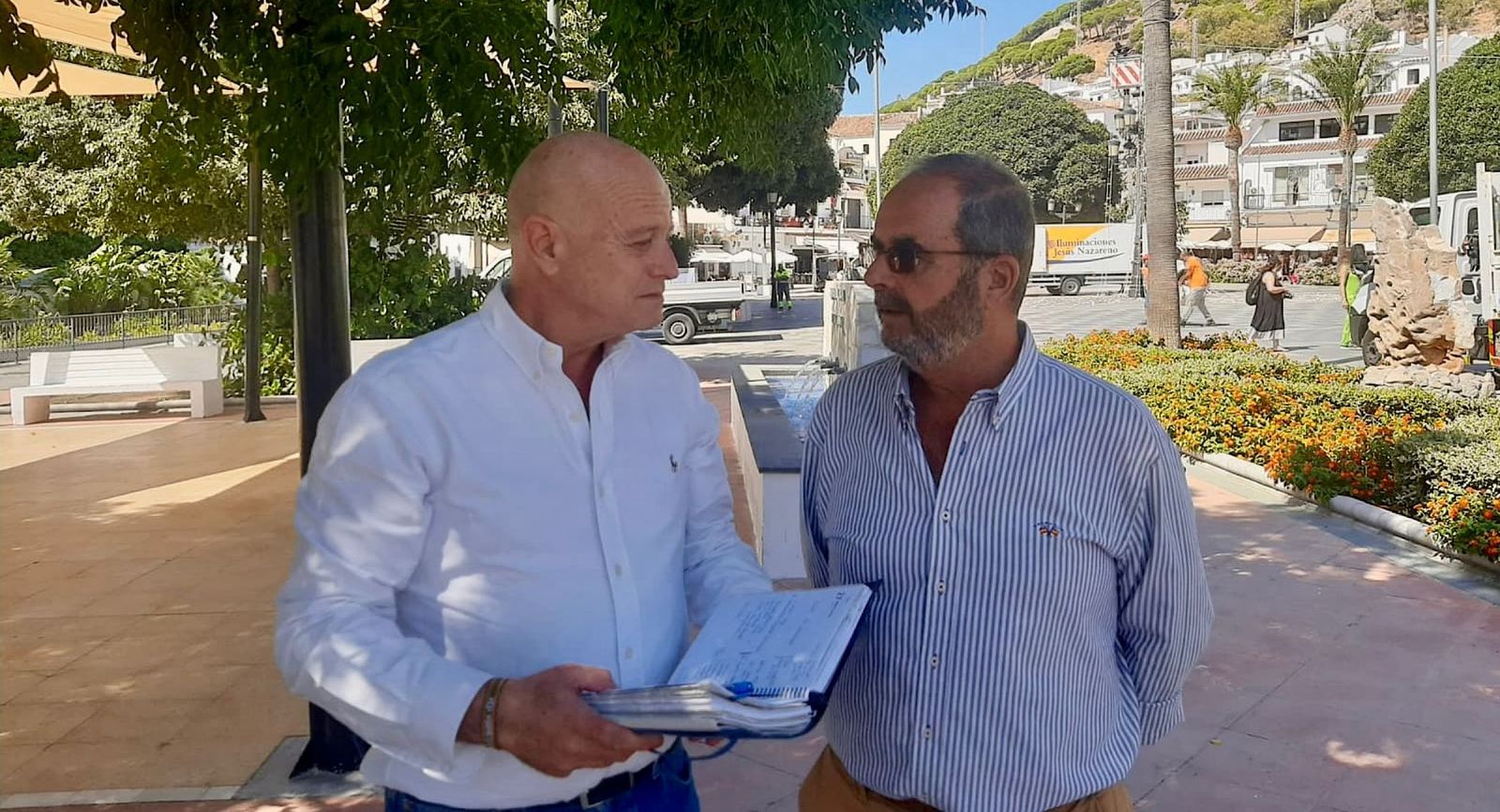 El concejal de Policía Local, Juan Carlos Cuevas (i.), y el edil de Bomberos y Protección Civil, Francisco Jerez.