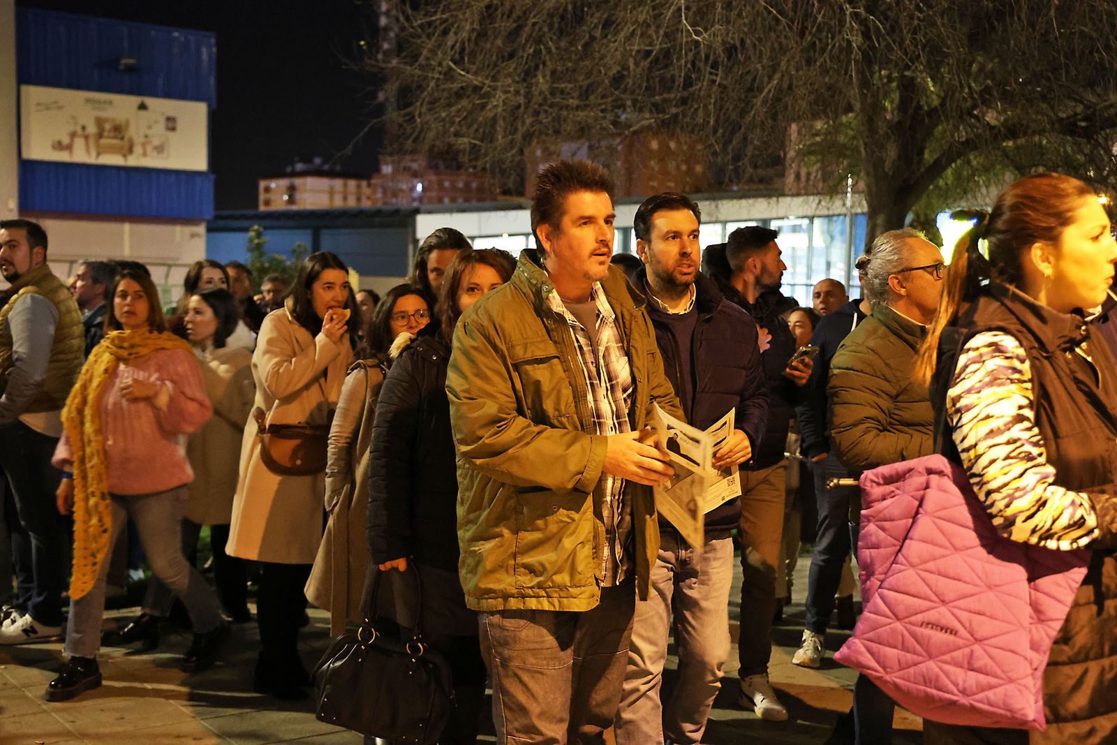 Imágenes del ambiente previo al concierto de Manolo García