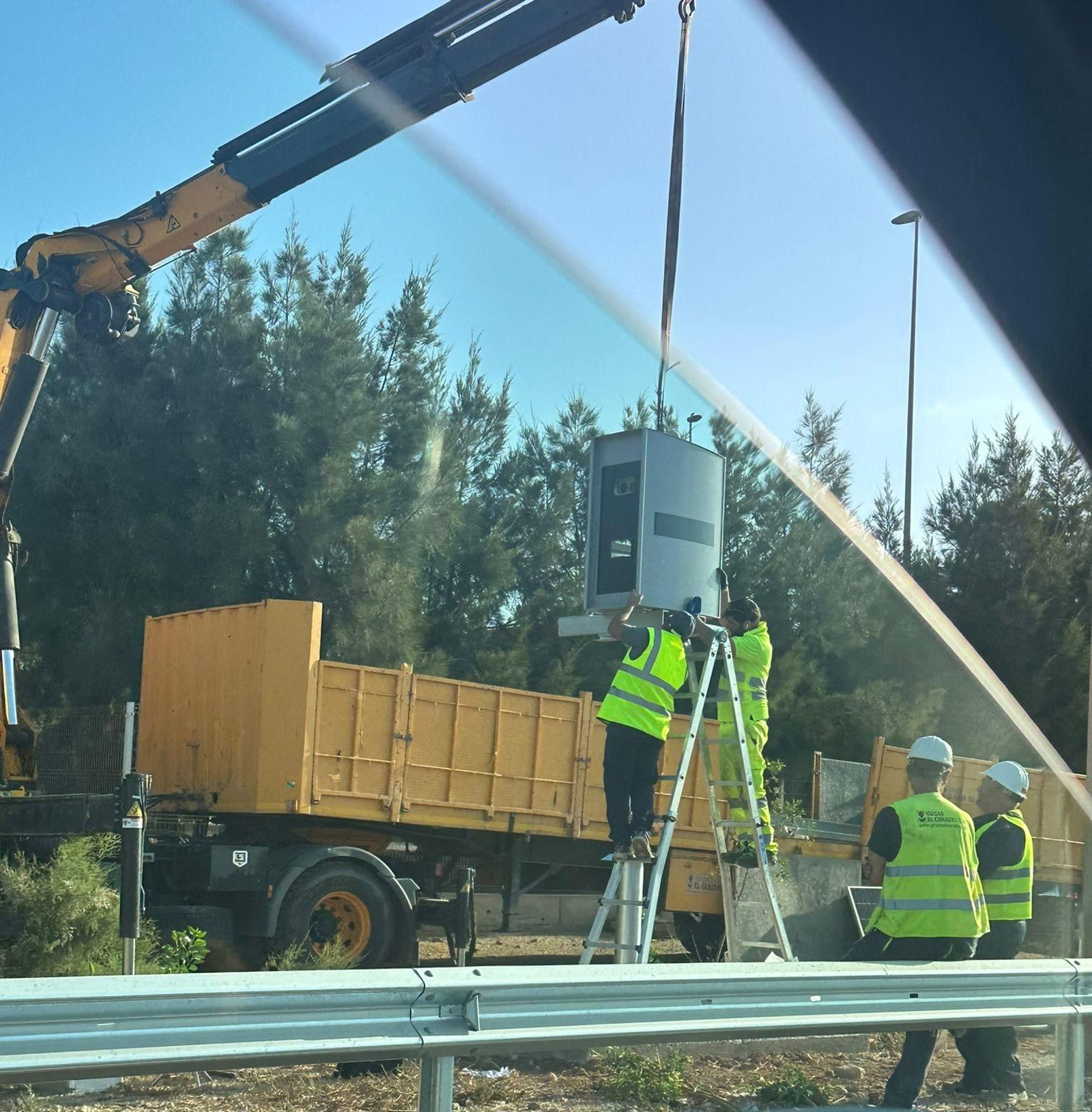 Otro de los nuevos radares que se han instalado estos días en las carreteras de Almería