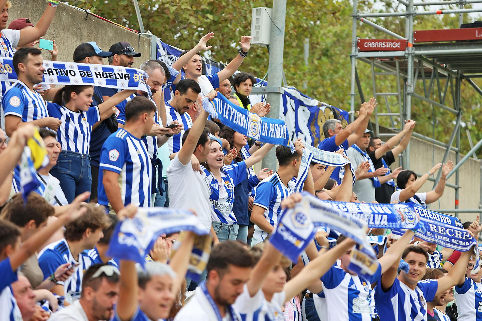 Búscate en las gradas del Betis Deportivo-Recreativo de Huelva
