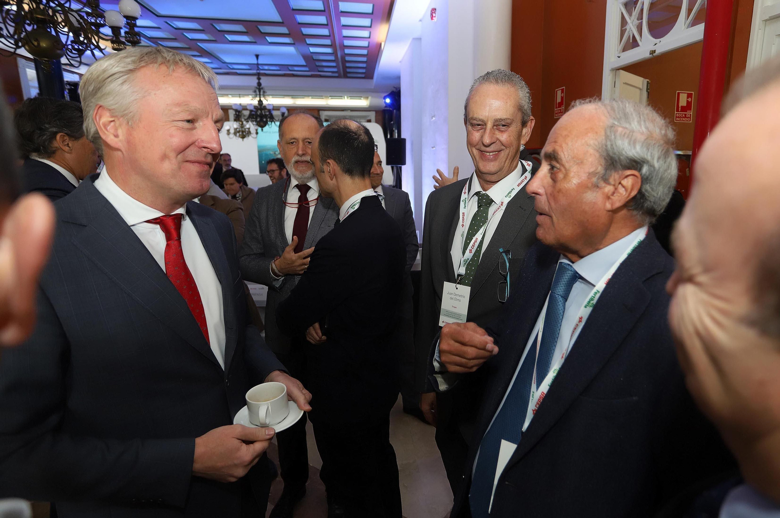 Imágenes de la firma del acuerdo entre Cepsa y Fertiberia para implantar el anillo de hidrógeno verde en Huelva