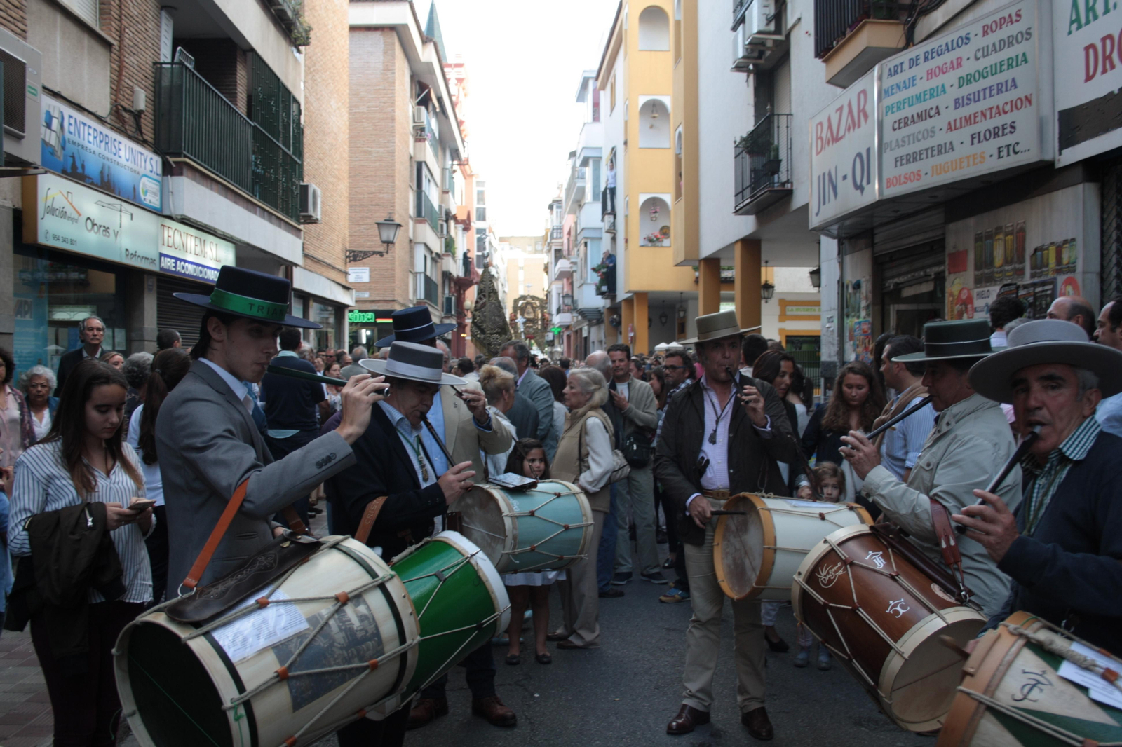 Traslado del Simpecado de la Hermandad del Rocío de Triana, en imágenes