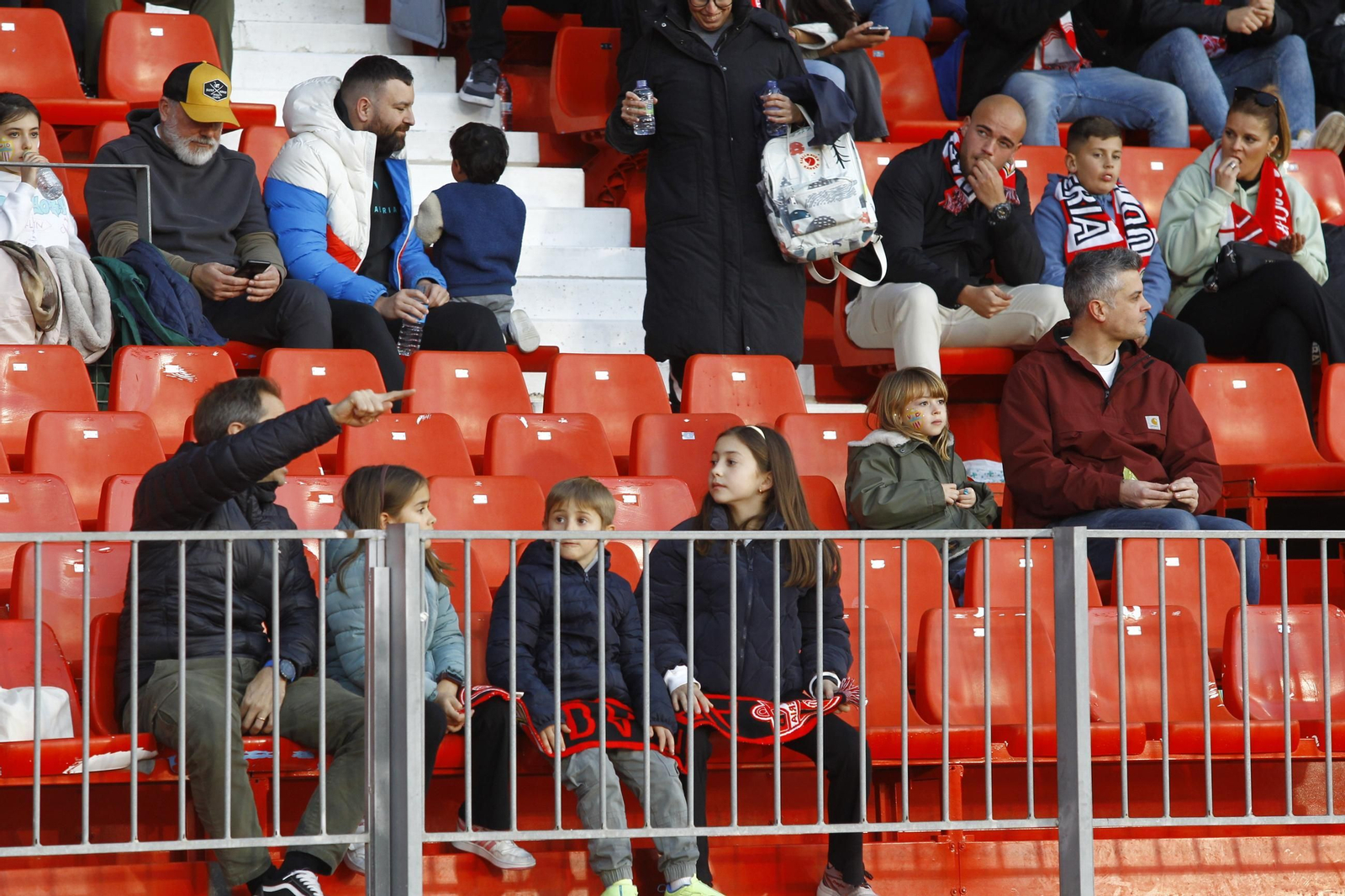 Búscate en las fotos del partido U.D. Almería-Real Oviedo