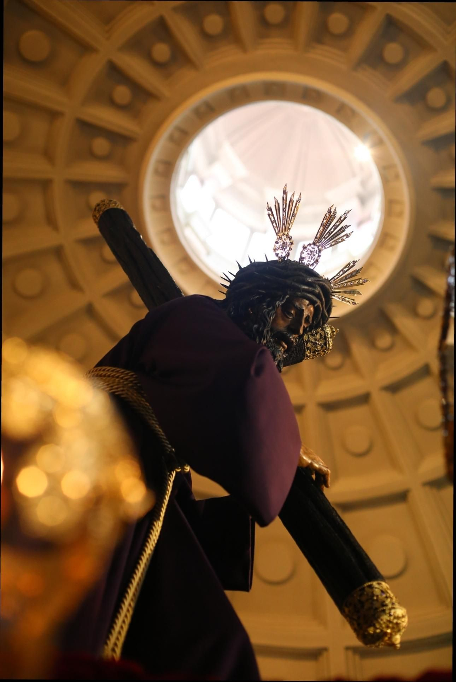 Visita a la basílica del Gran Poder en la mañana del Jueves Santo.