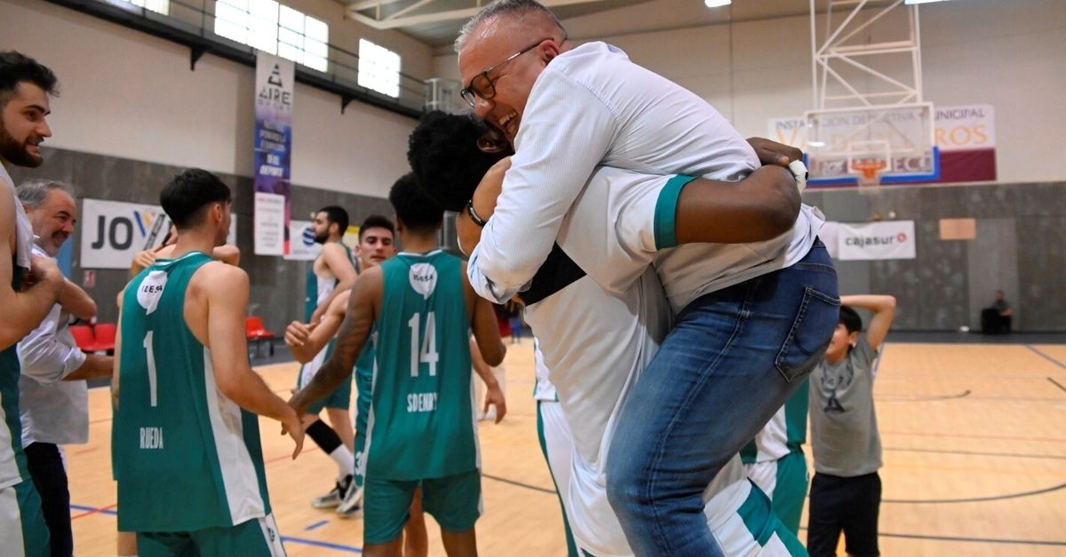 El UCB Camper Eurogaza celebra su pase a la fase de ascenso a LEB Plata ...