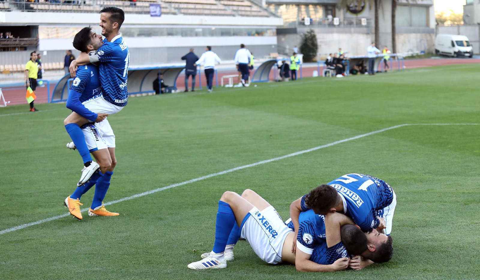 Imágenes del Xerez DFC - S. Puente Genil (2-1)
