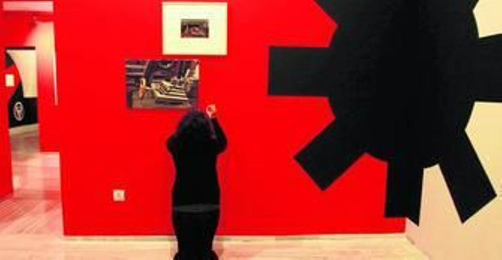 1. La Colección Trepat se revela como un tesoro desconocido de la historia de la fotografía. 2. Joan Fontcuberta, ayer, en la inauguración de la muestra en La Madraza. 3, 4, 5 y 6. Entre las riquezas de este fondo, el MACSA, ha decidido presentar una primera selección para divulgar su inestimable valor.