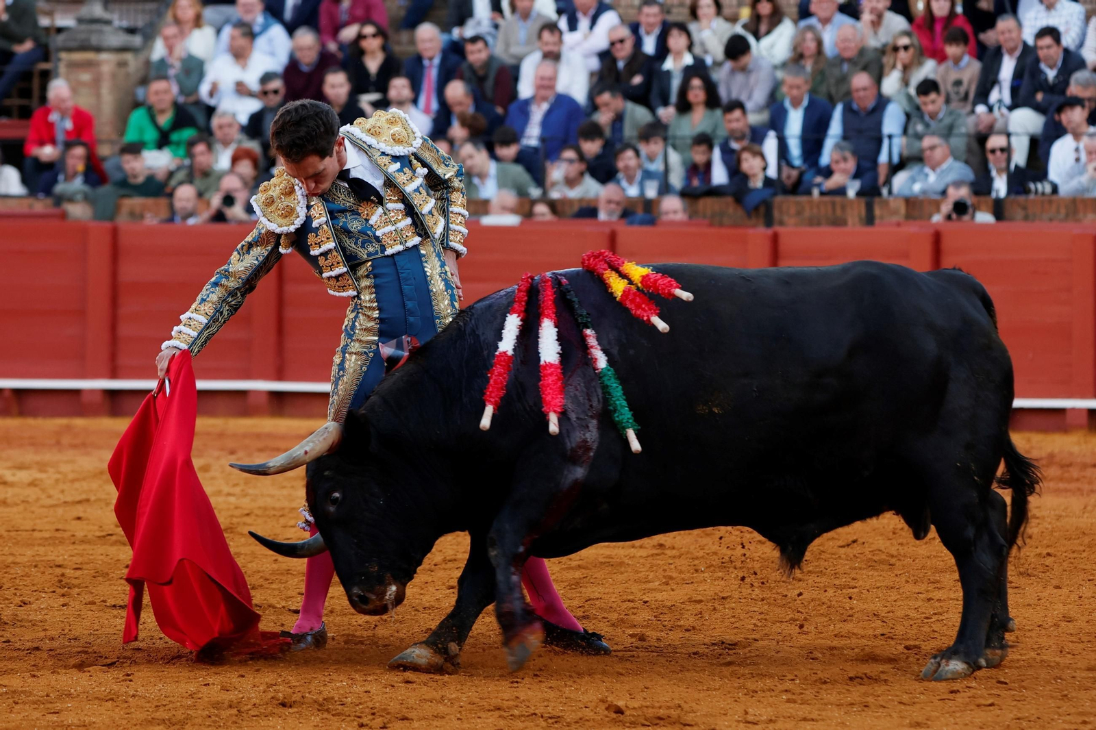 Las fotos de la corrida de David Galván, El Fandi y Ginés Marín en la Maestranza